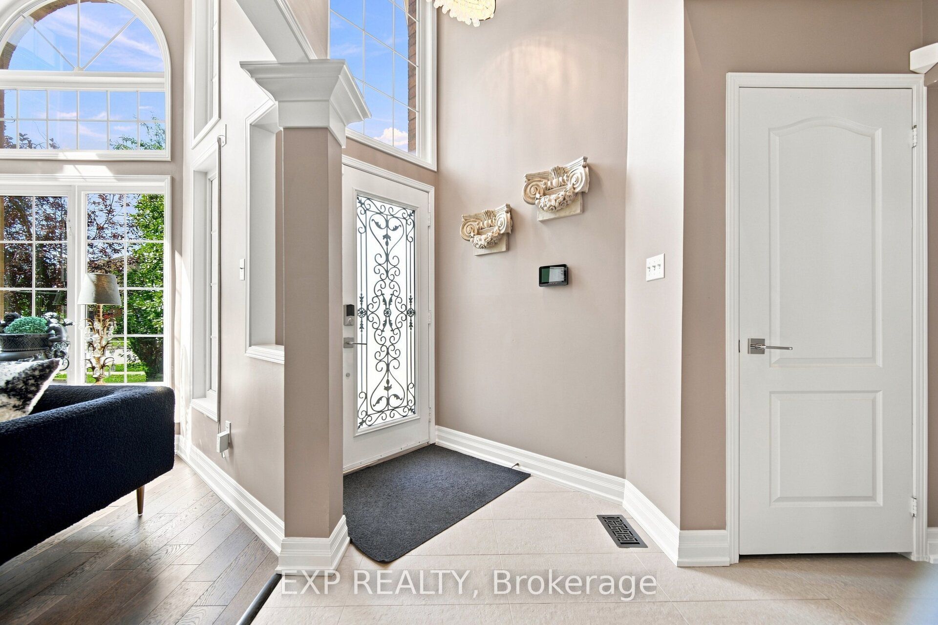 5911 Greensboro Drive, Mississauga, ON L5M 5S4 photo 3