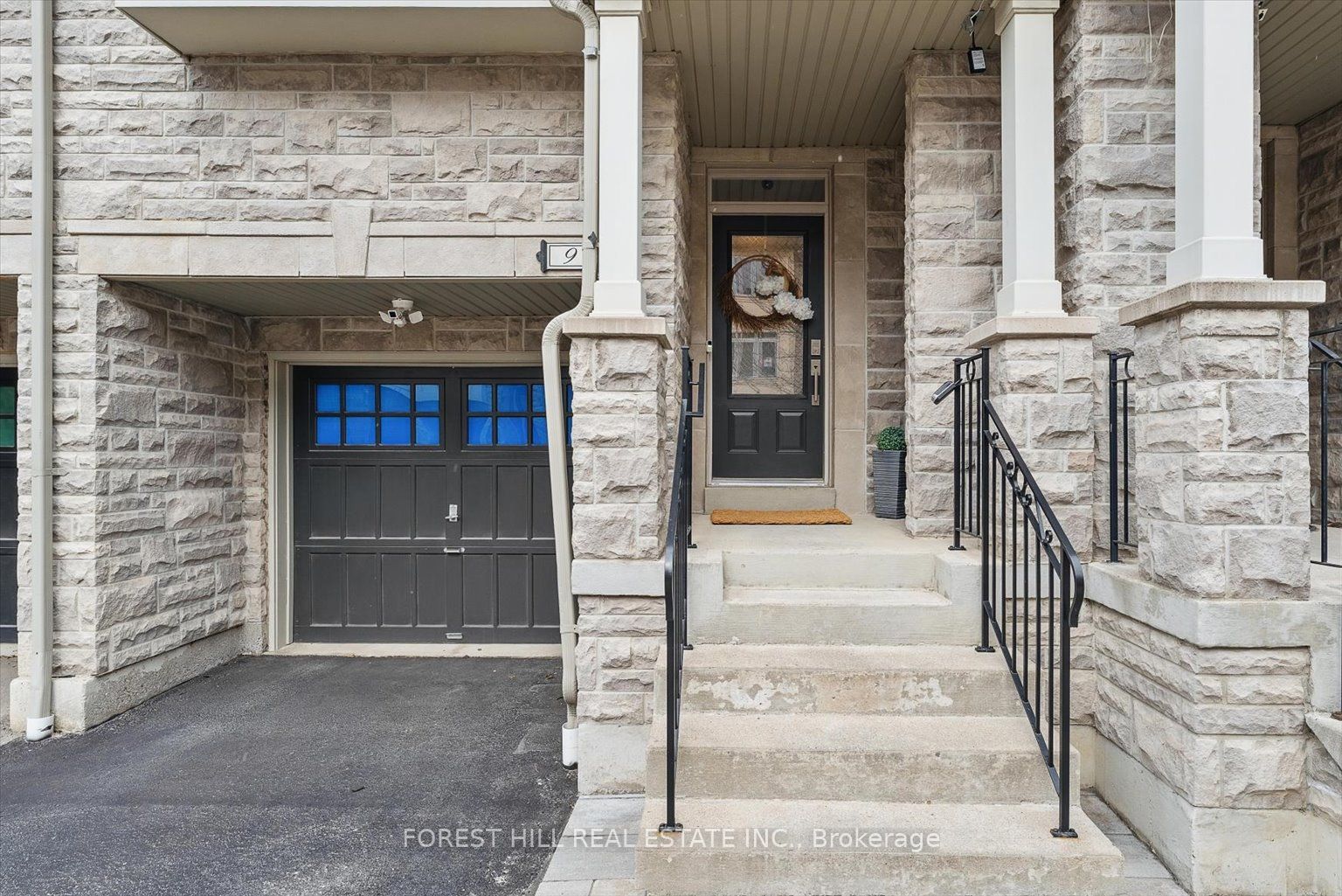 3038 Haines Road 9, Mississauga, ON L4Y 0C8 photo 3
