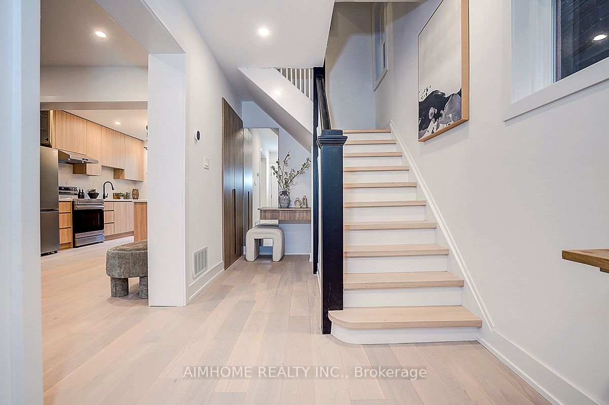 107 Glendale Avenue, Toronto, ON M6R 2T3 photo 4