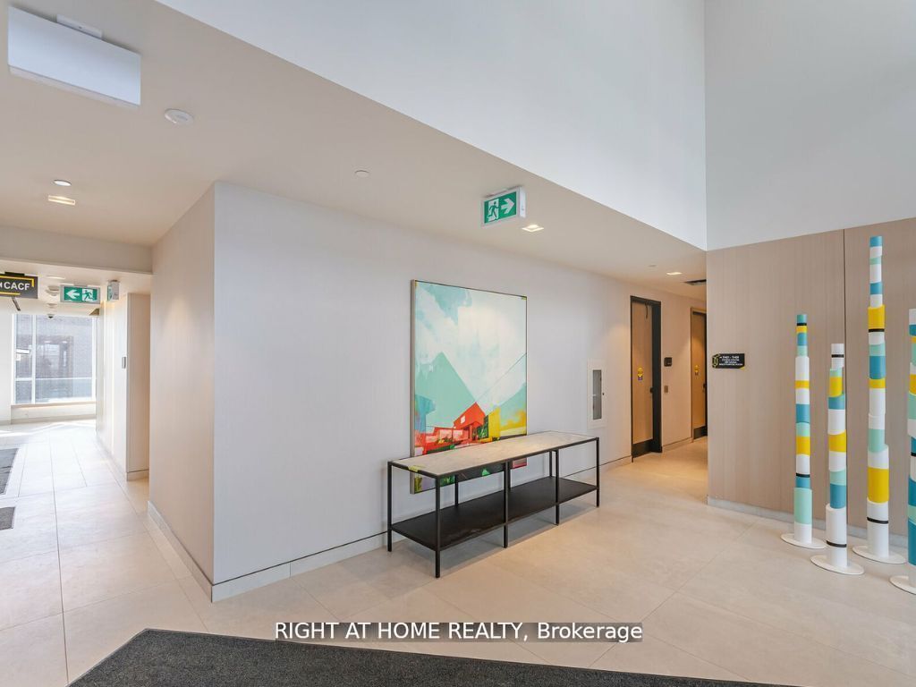 36 Zorra Street 1303, Toronto, ON M8Z 4Z7 photo 3