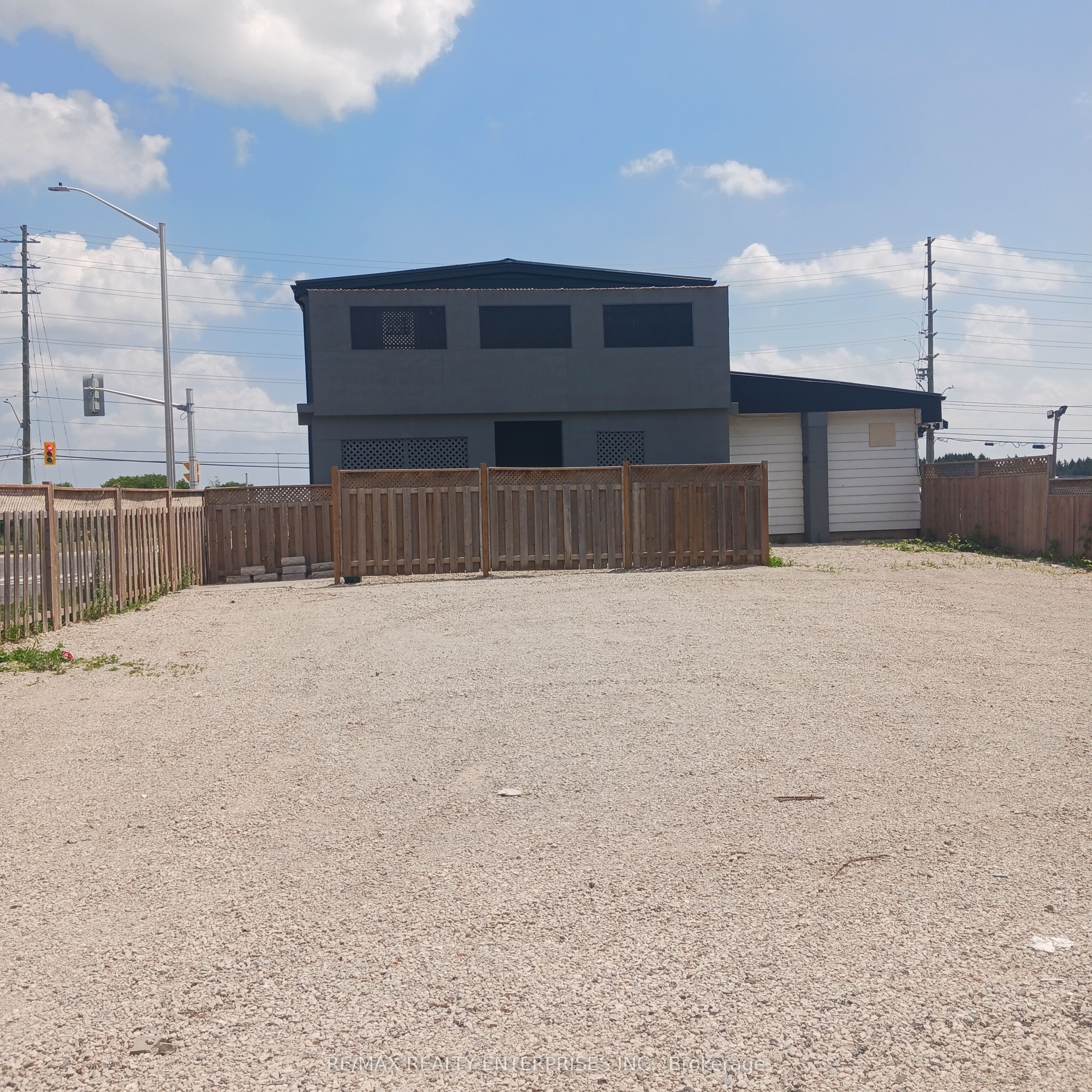 12993 Steeles Avenue UPPER, Halton Hills, ON L0P 1E0 photo 2
