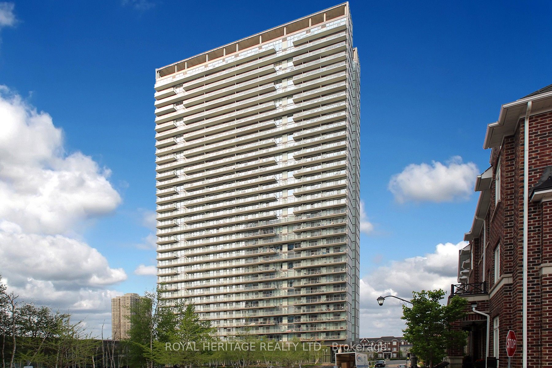 105 Queensway Avenue 1216, Toronto, ON M6S 5B5 photo 2