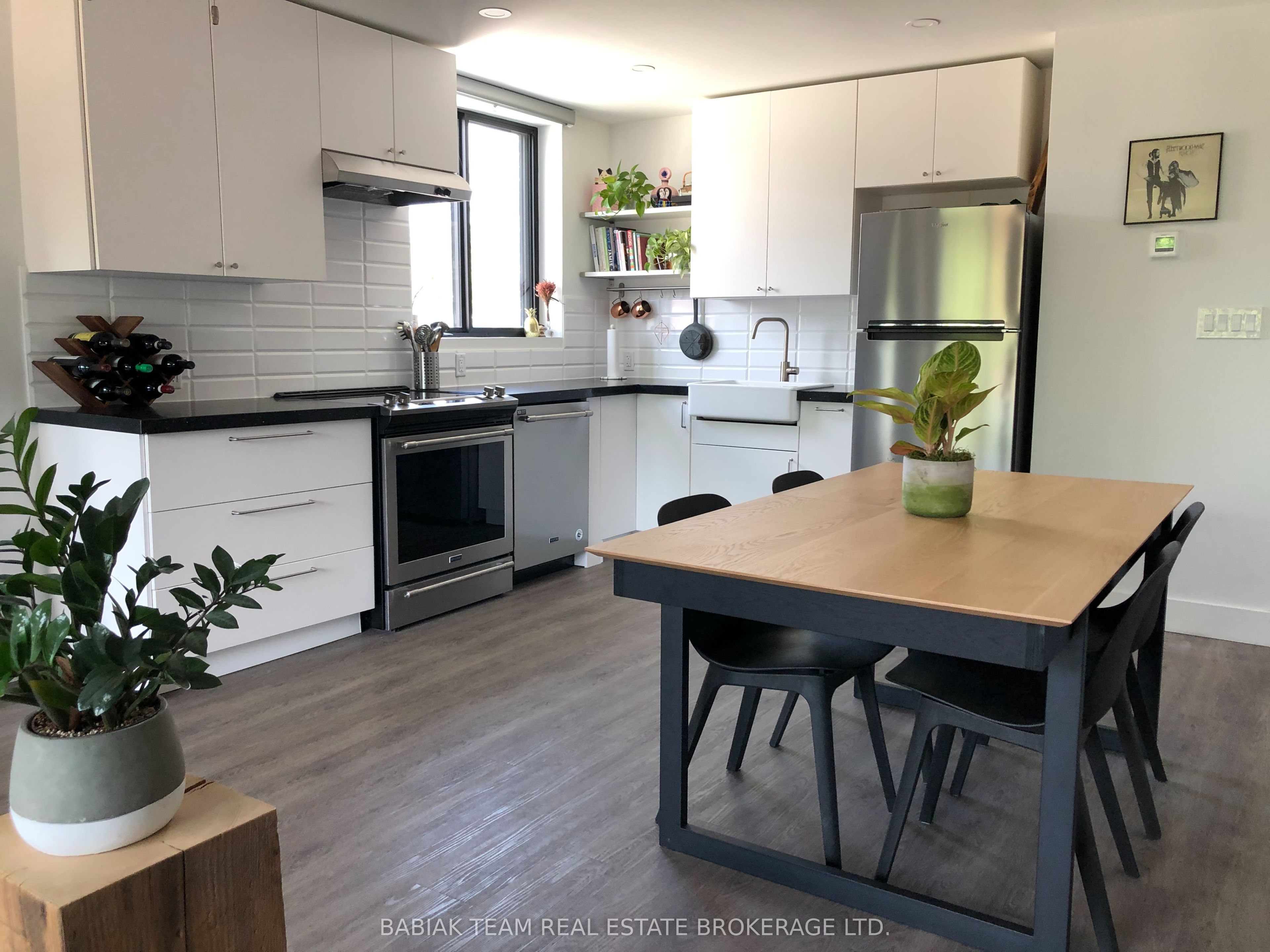 542A Annette Street 3, Toronto, ON M6S 2C2 photo 4