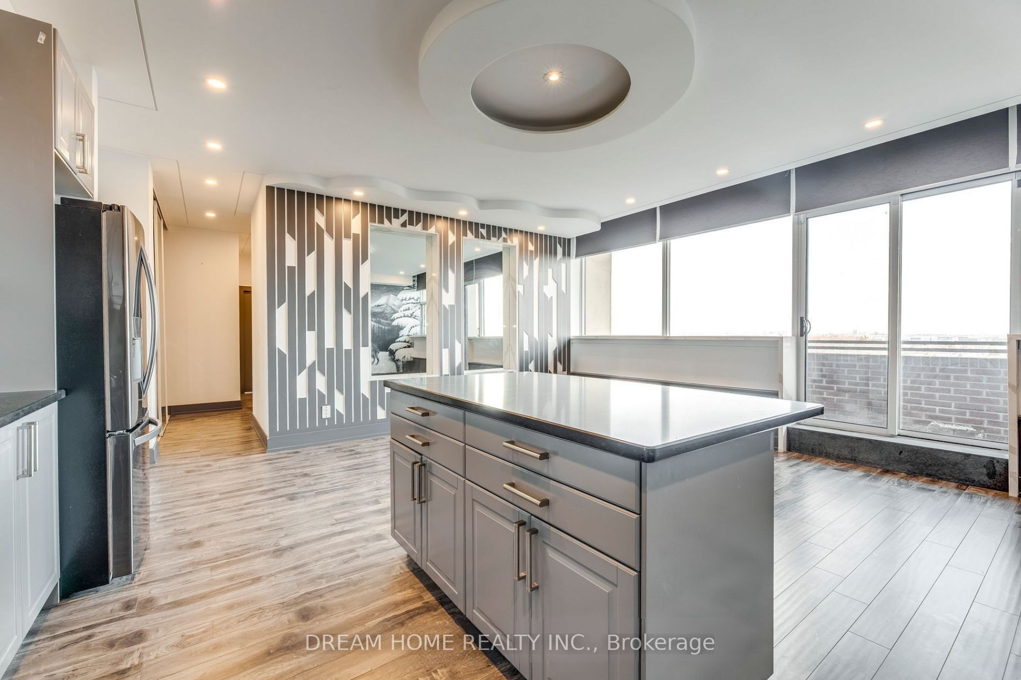 2301 Derry Road W 1010, Mississauga, ON L5N 2R4 photo 3