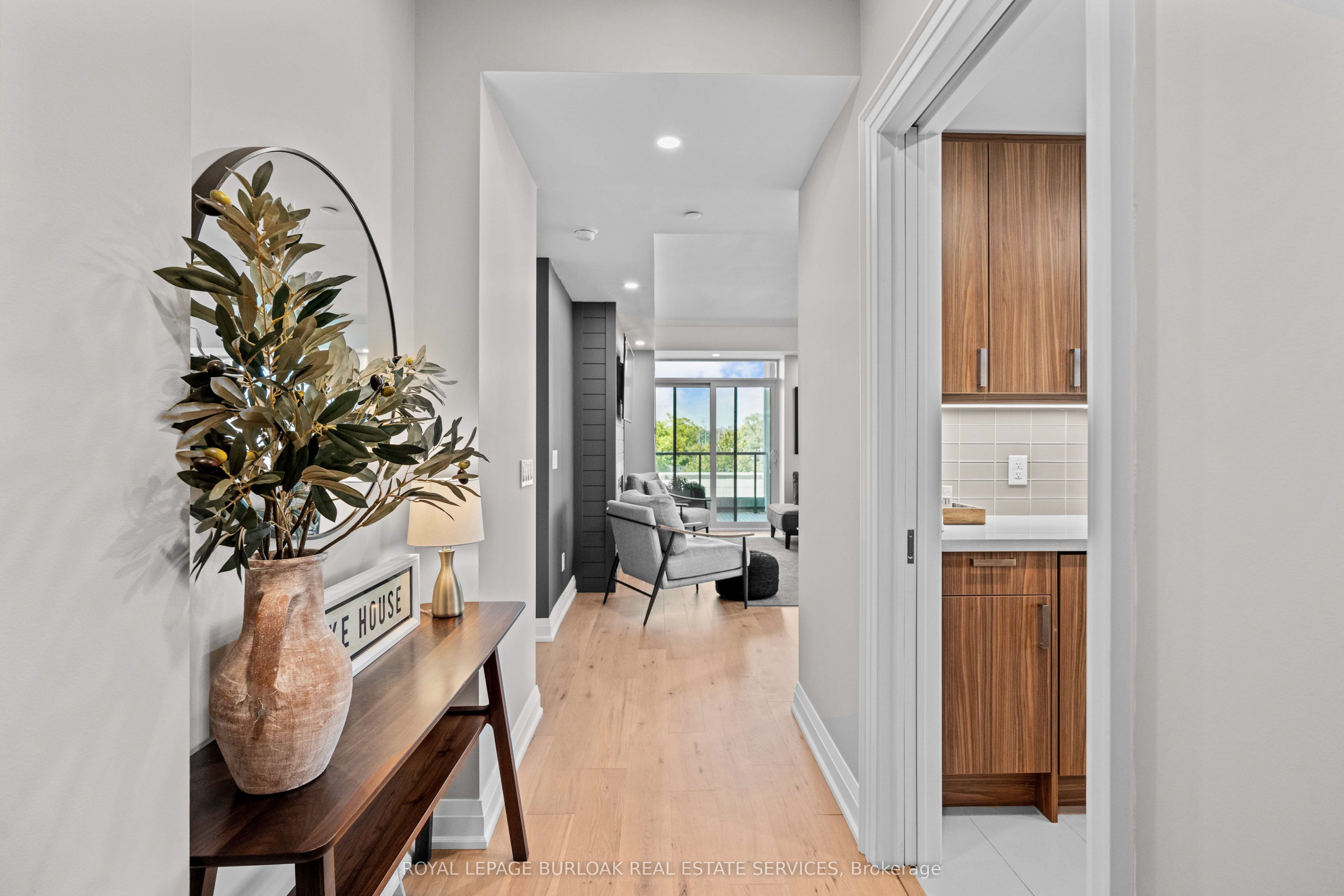 11 Bronte Road 409, Oakville, ON L6L 0E1 photo 3