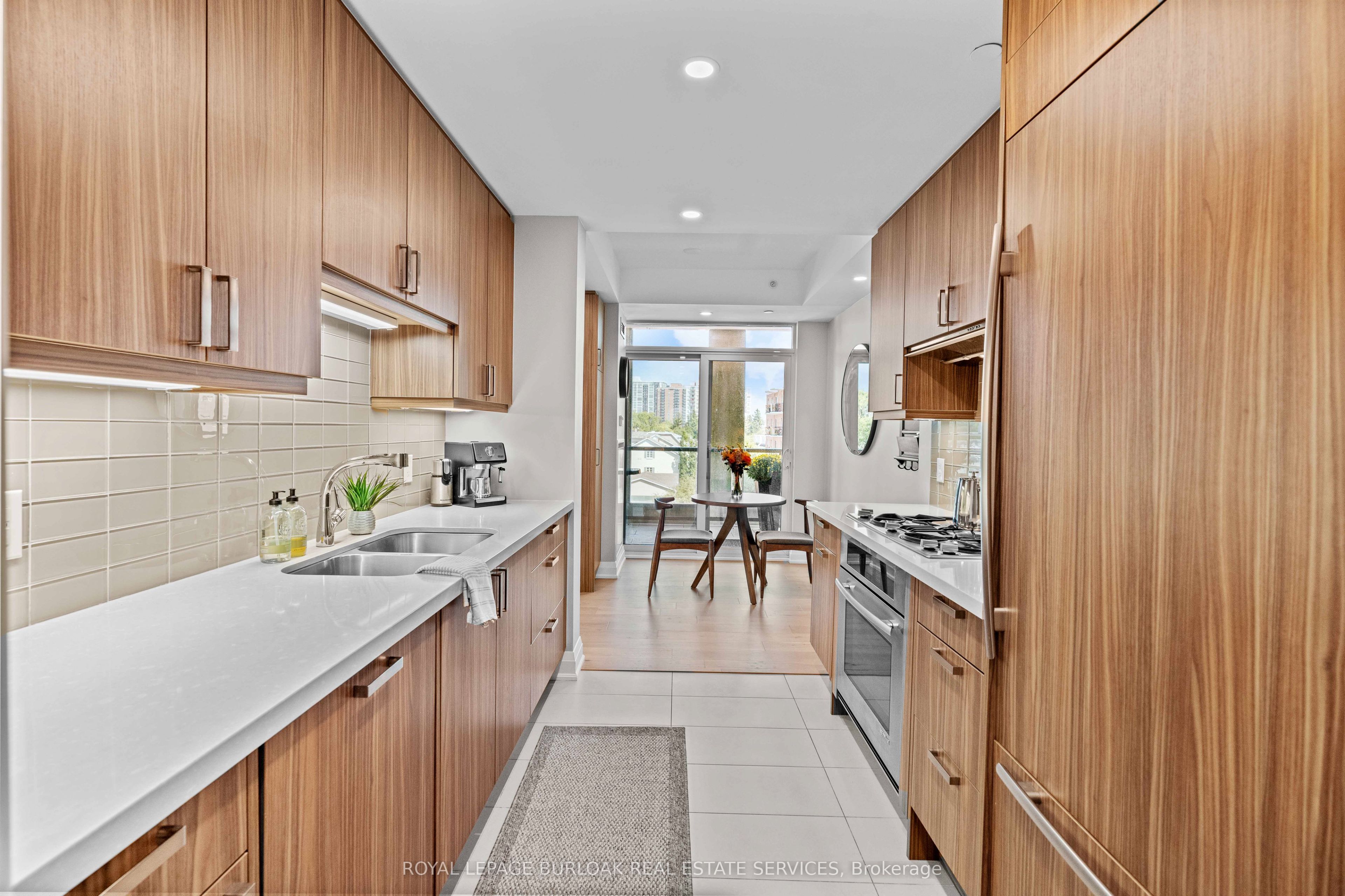11 Bronte Road 409, Oakville, ON L6L 0E1 photo 5