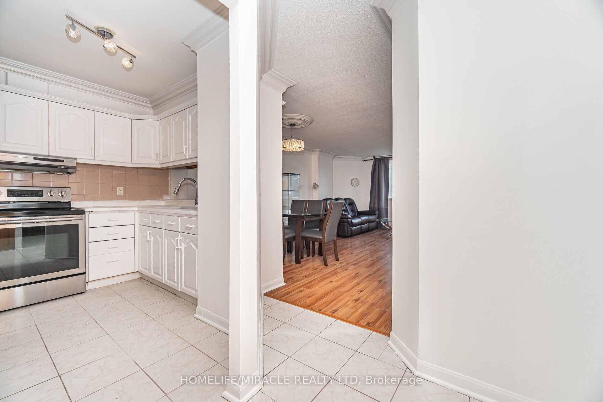 236 Albion Road 208, Toronto, ON M9W 6A6 photo 3