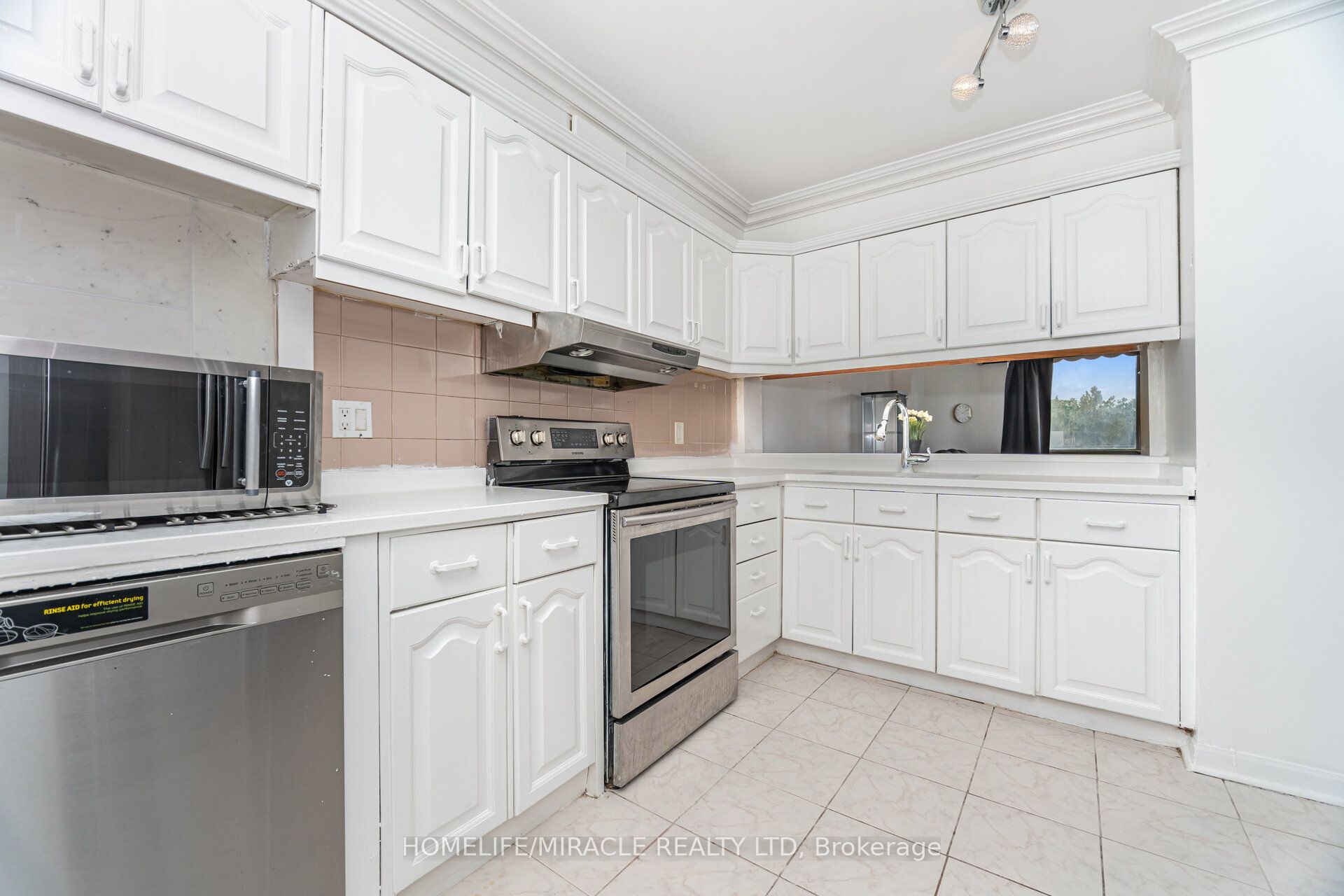 236 Albion Road 208, Toronto, ON M9W 6A6 photo 4
