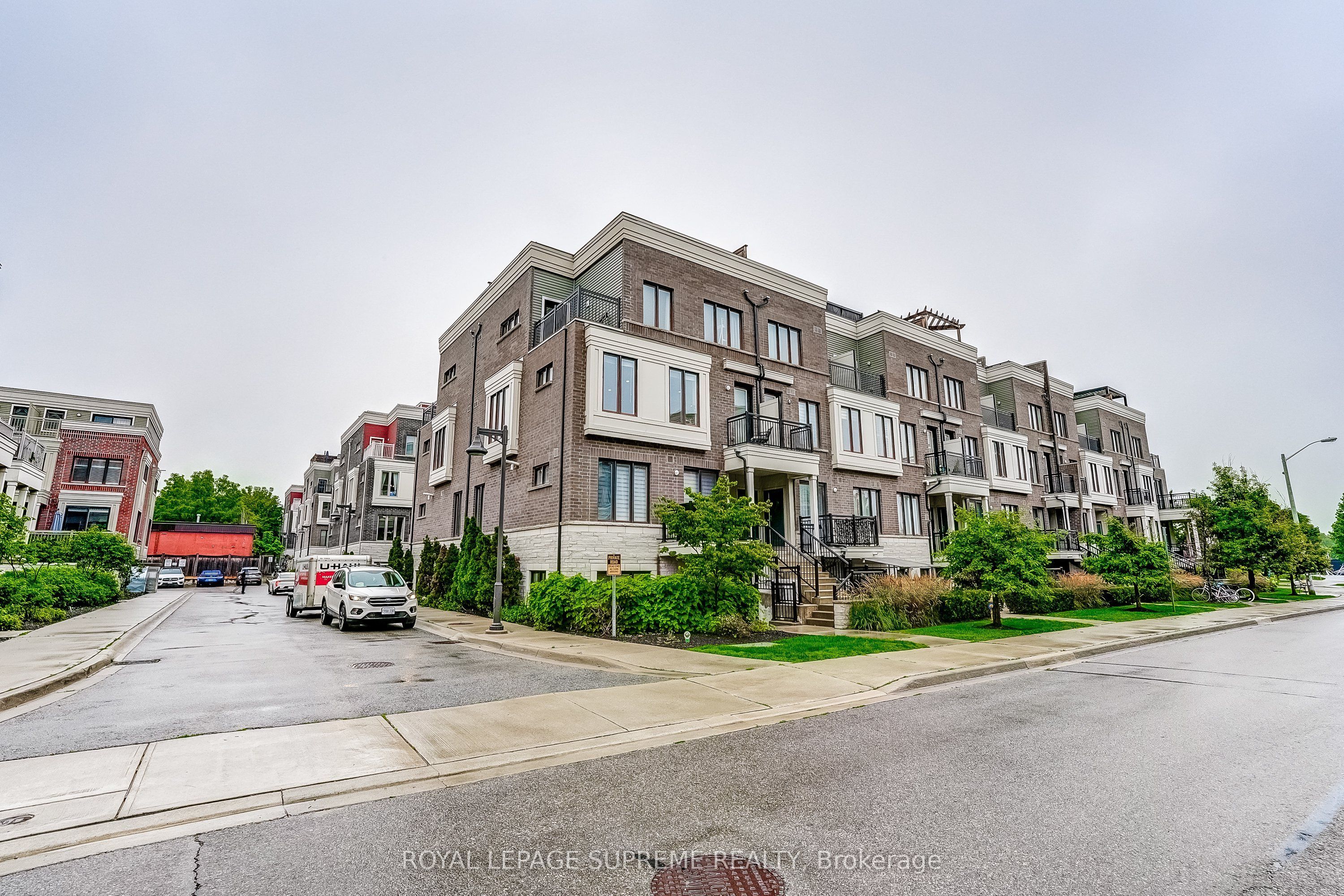 70 Eastwood Park Garden 36, Toronto, ON M8W 0B2 photo 3