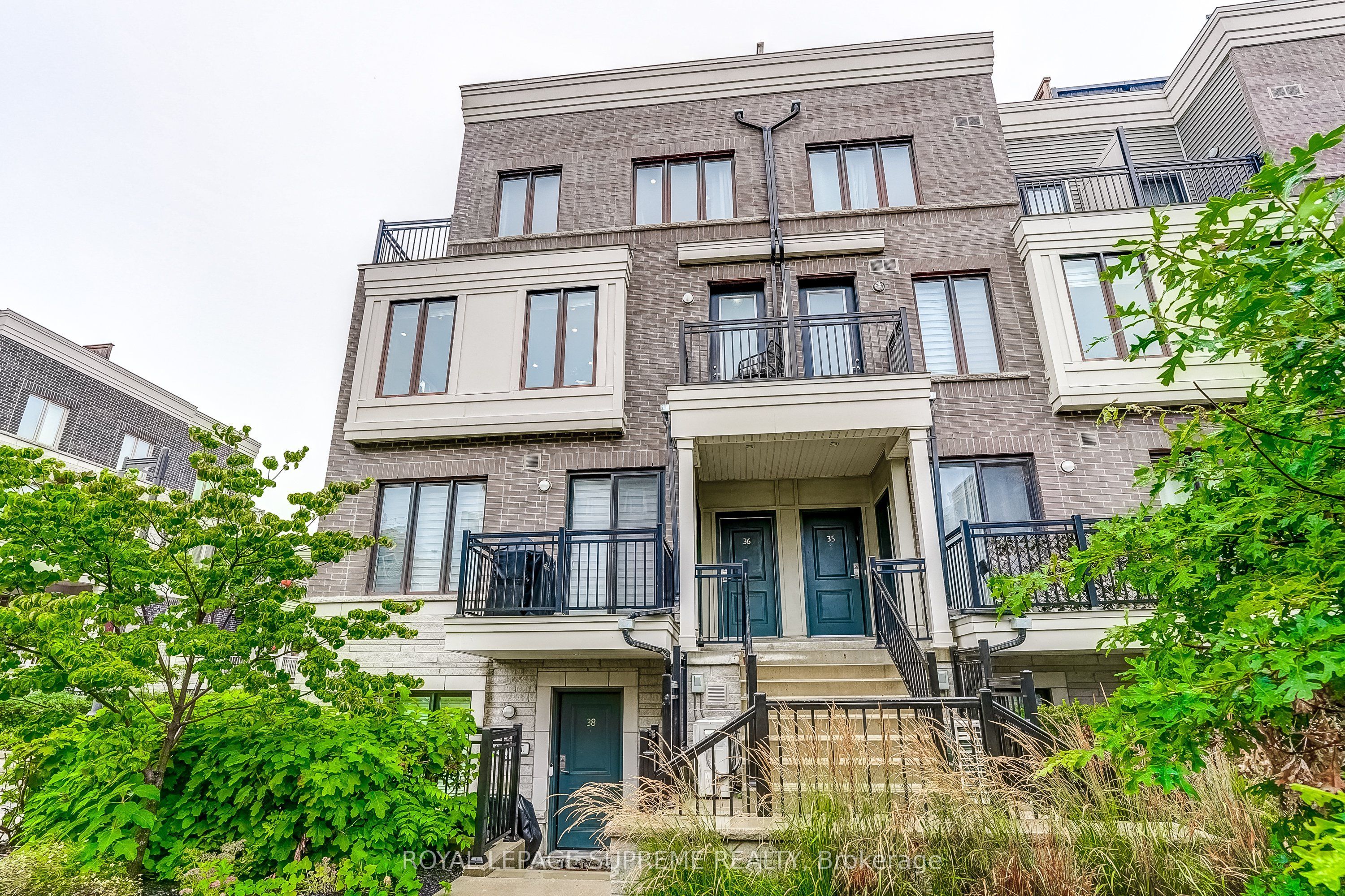 70 Eastwood Park Garden 36, Toronto, ON M8W 0B2 photo 4