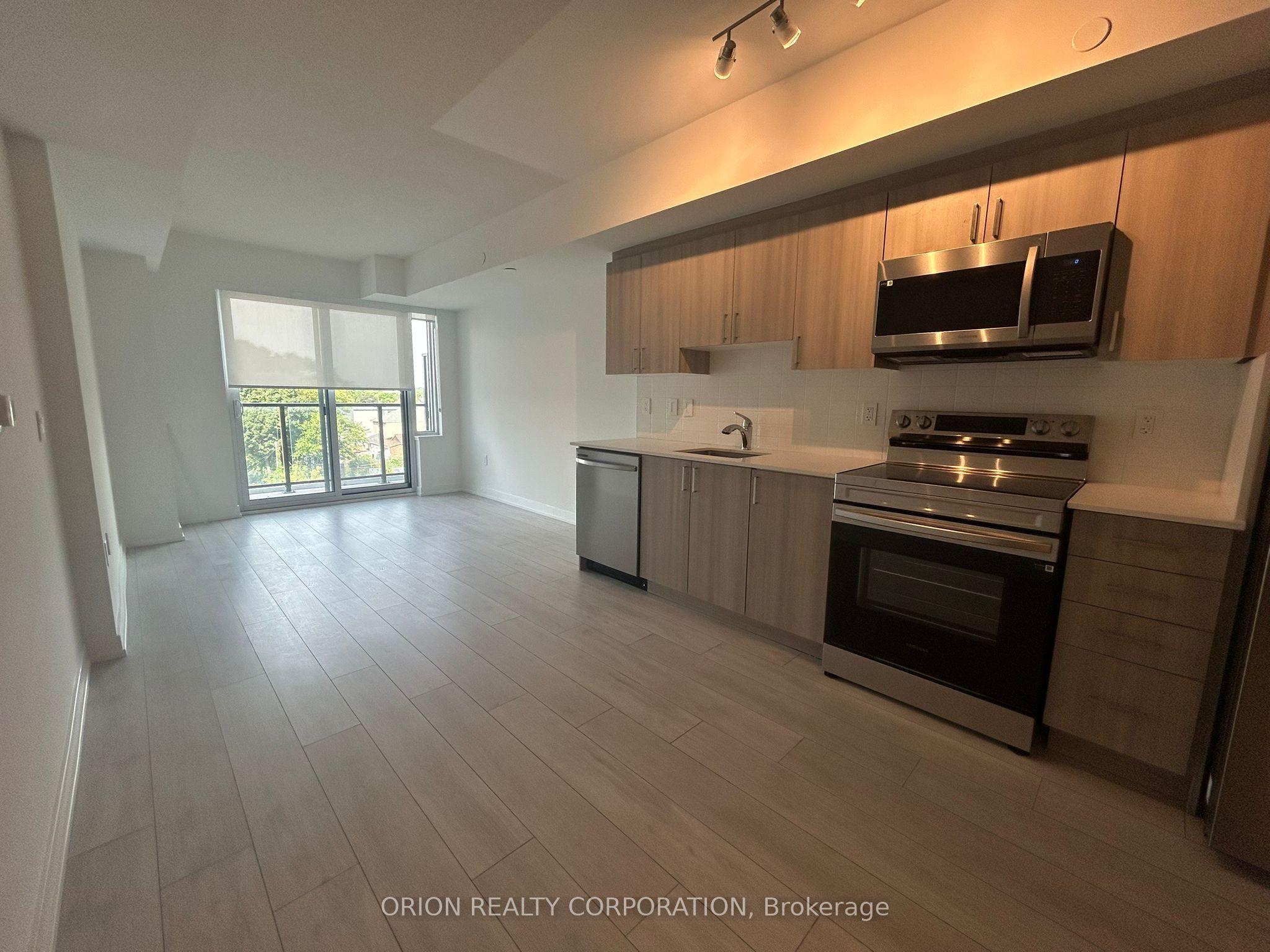 556 Marlee Avenue 402, Toronto, ON M6B 0B1 photo 2