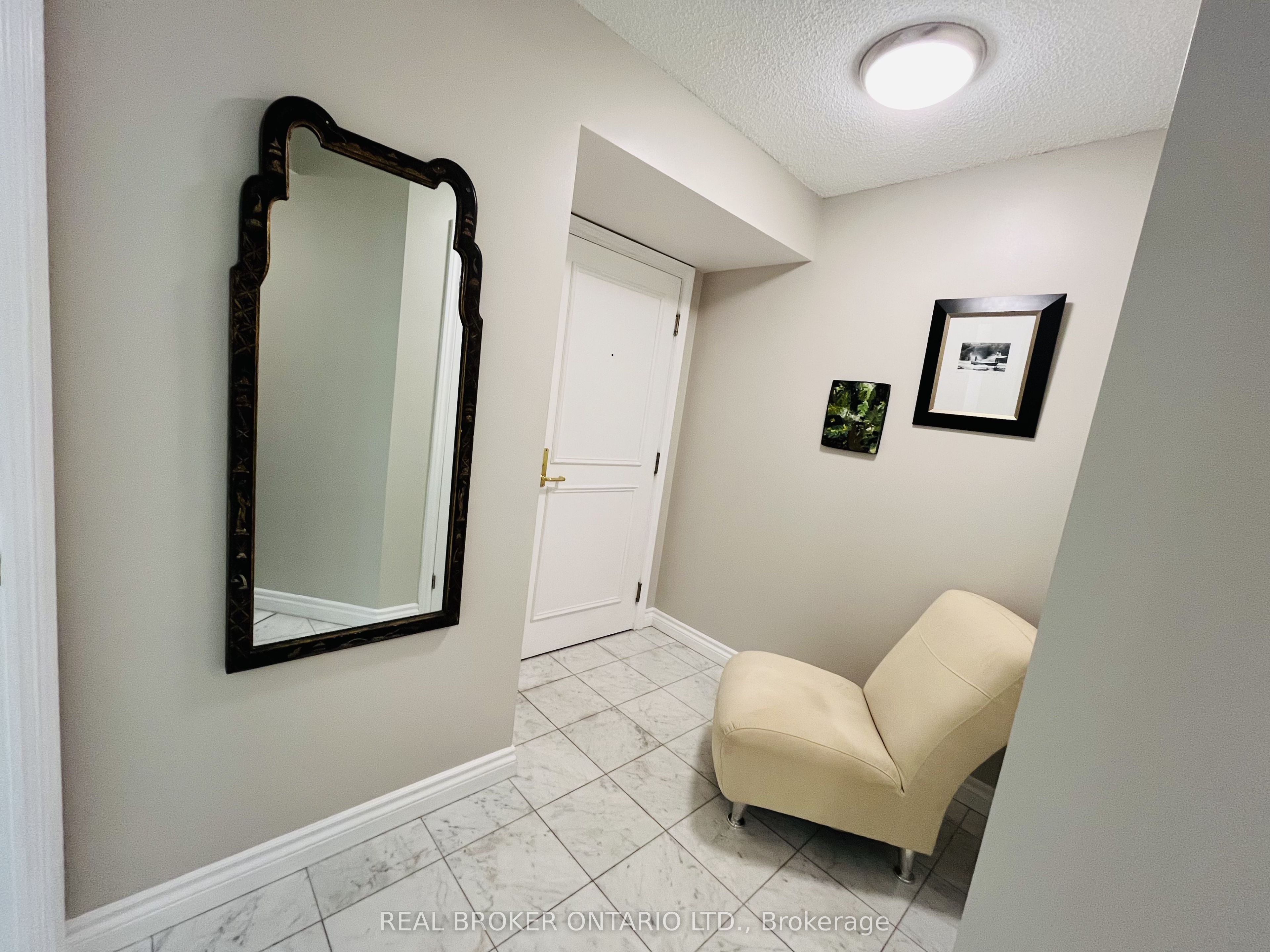 1 Palace Pier Court 304, Toronto, ON M8V 3W9 photo 3