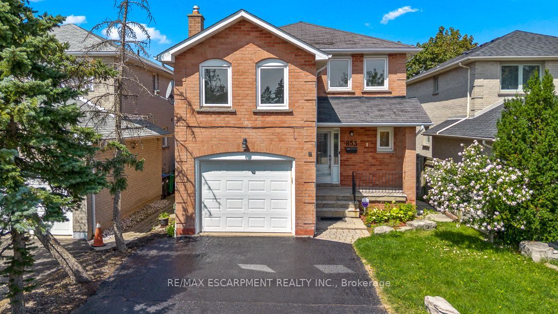 853 Apple Gate Court, Mississauga, ON L5C 4L8