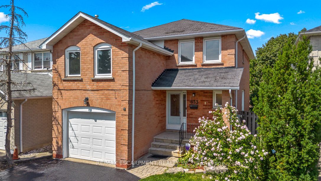 853 Apple Gate Court, Mississauga, ON L5C 4L8 photo 2