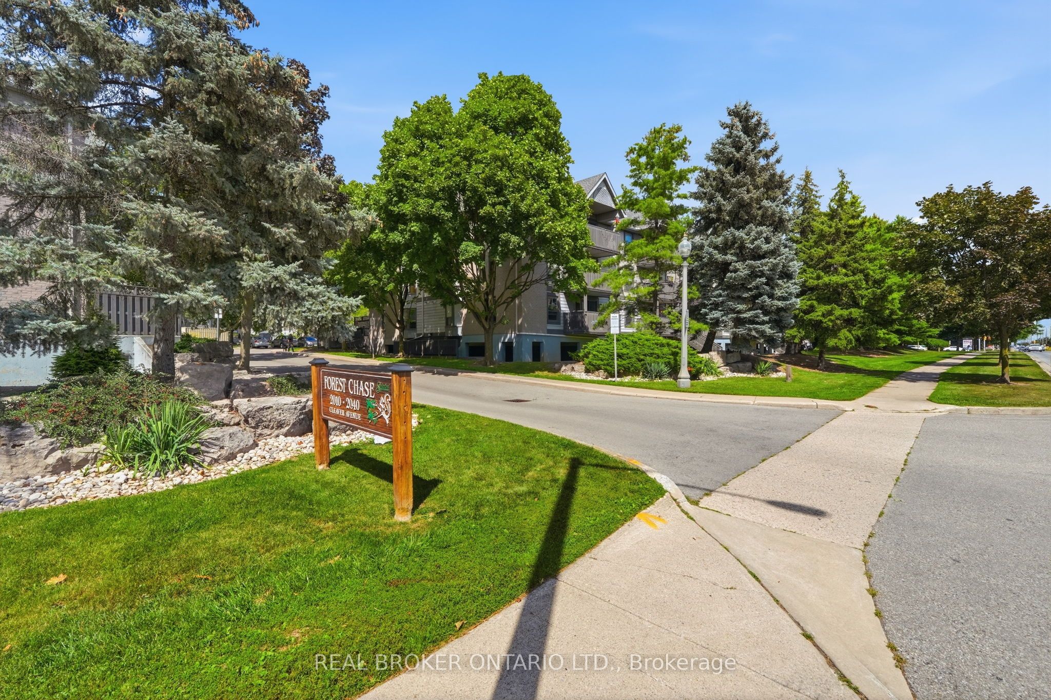 2020 Cleaver Avenue 103, Burlington, ON L7M 4C2