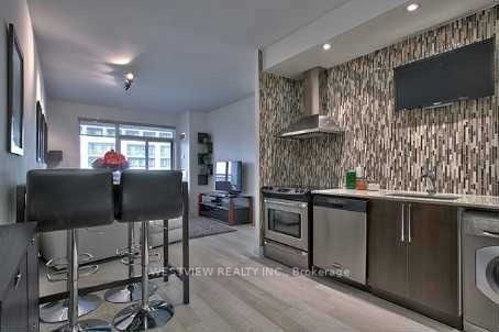 16 Brookers Lane 806, Toronto, ON M8V 0A5