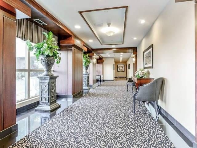 101 Subway Crescent 1201, Toronto, ON M9B 6K4 photo 2