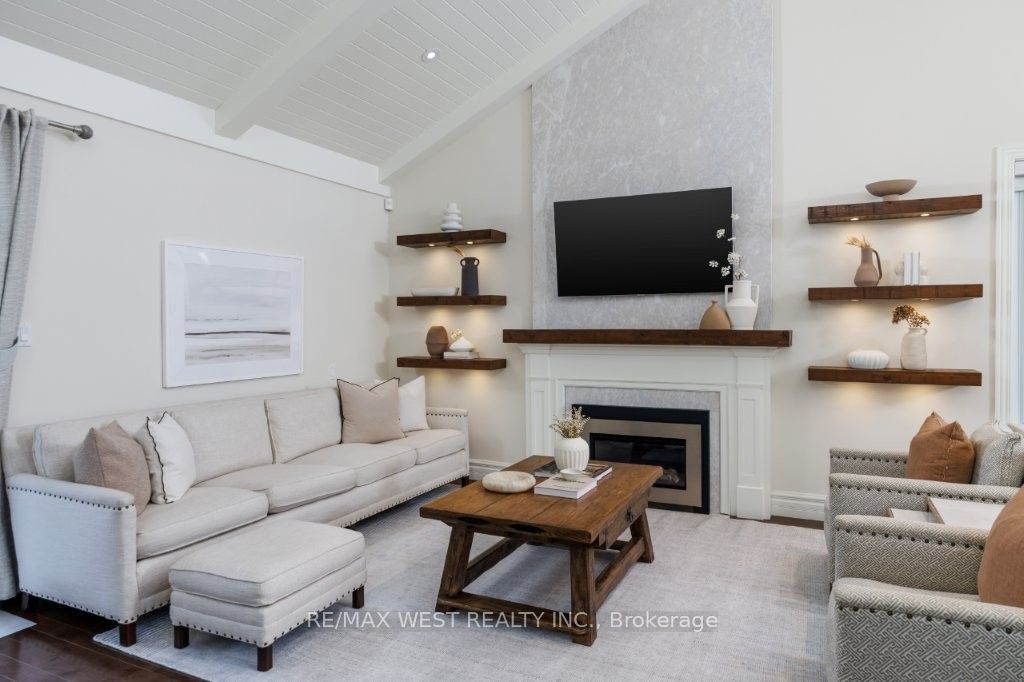4653 Dundas Street W, Toronto, ON M9A 1A4 photo 4
