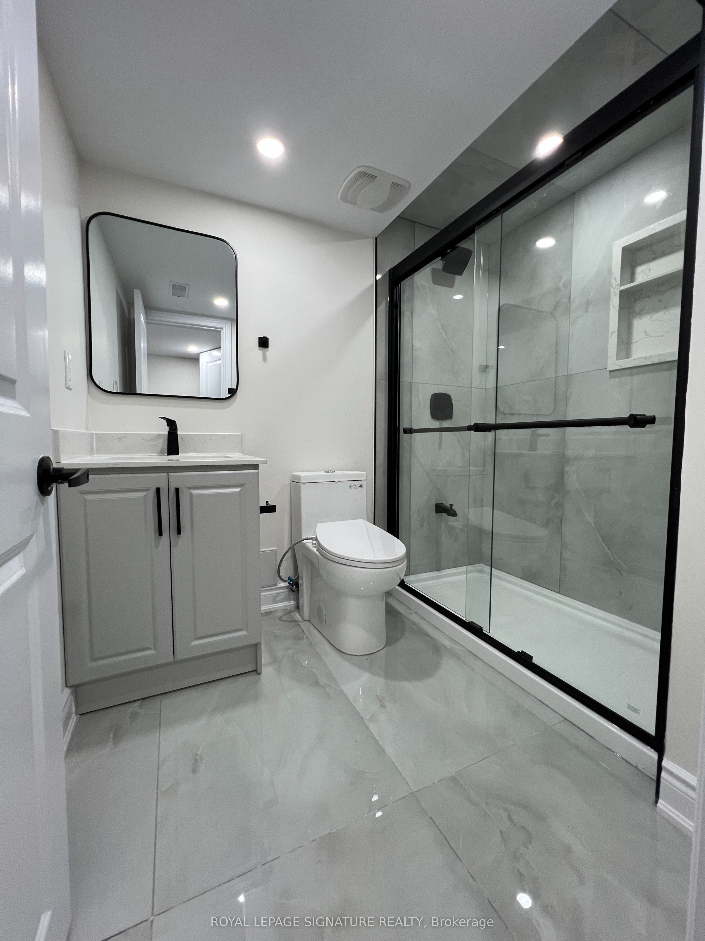 28 Skelton Boulevard, Brampton, ON L6V 2P6 photo 2