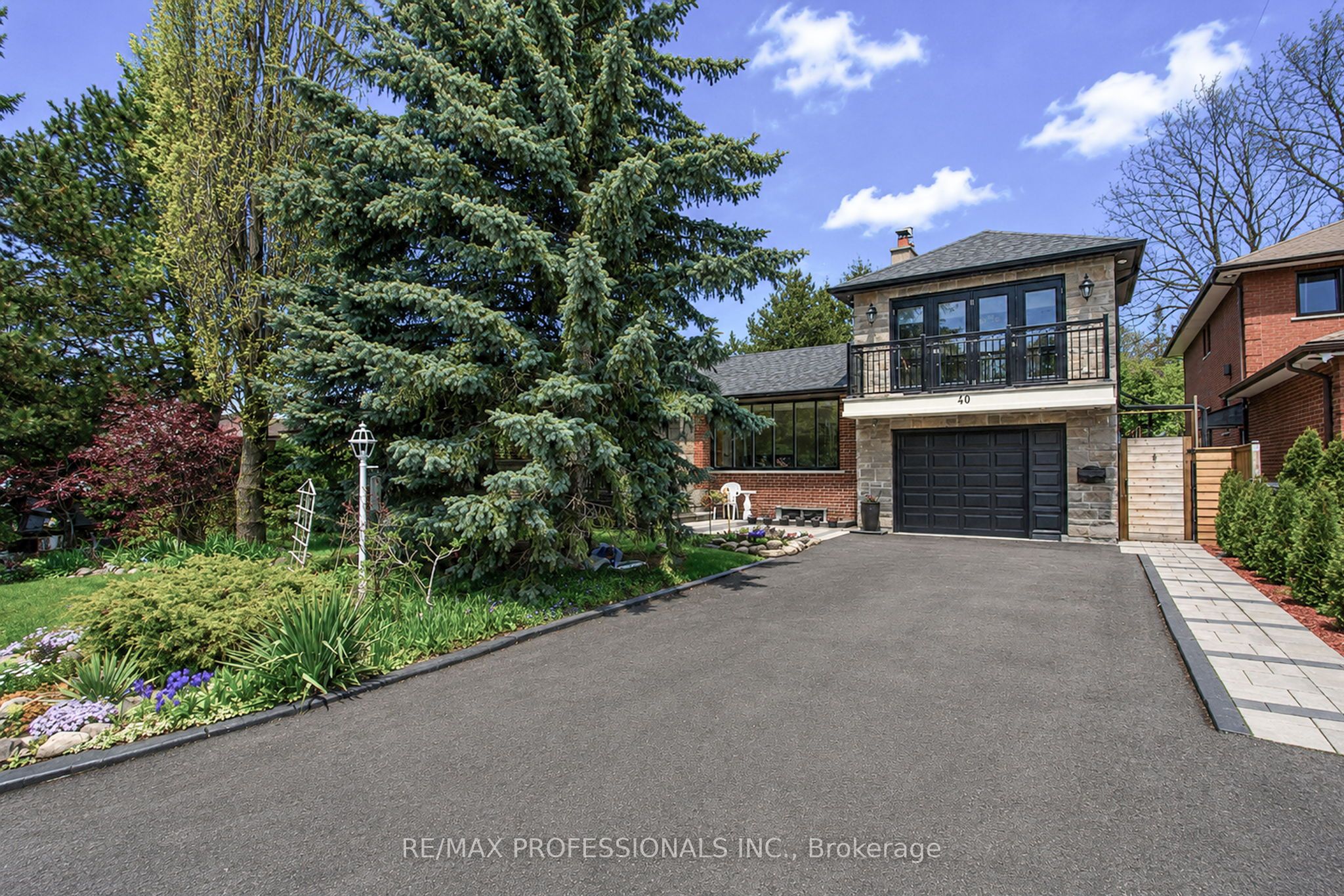 40 Cowley Avenue, Toronto, ON M9B 2E3 photo 2