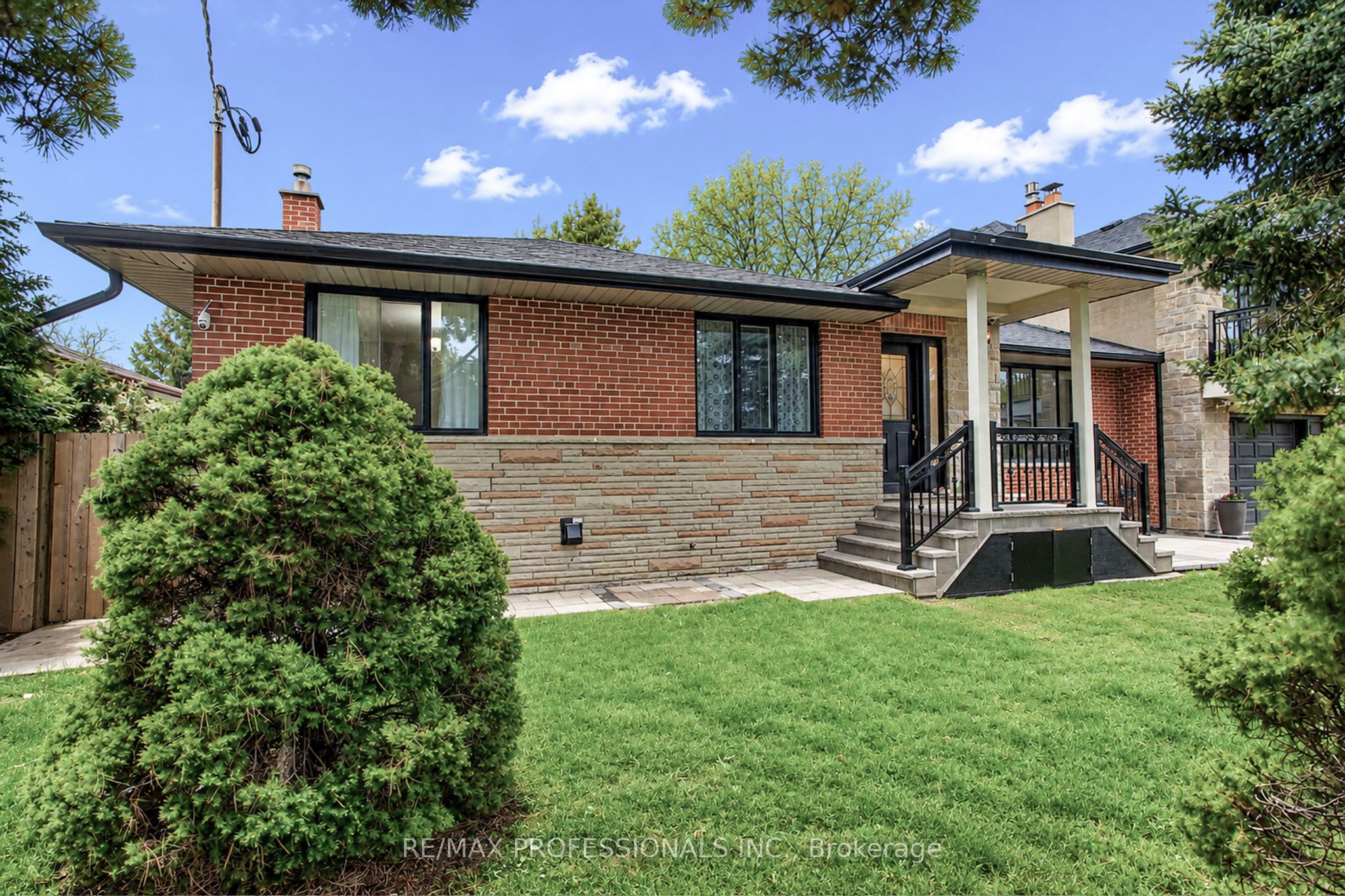 40 Cowley Avenue, Toronto, ON M9B 2E3 photo 3