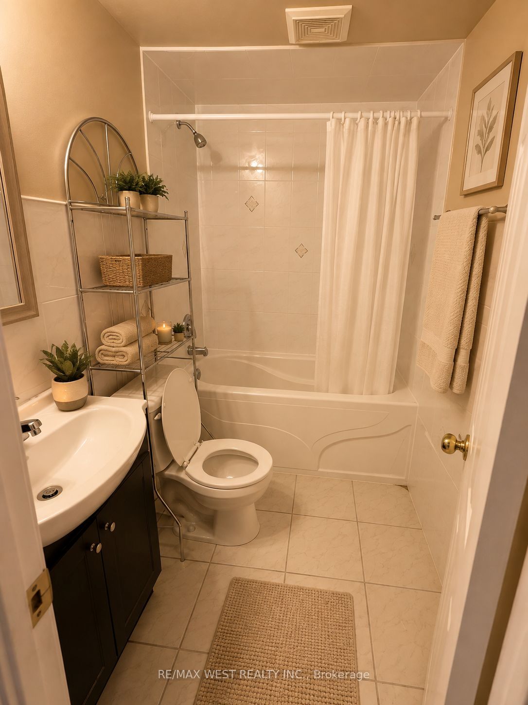 7 Waltham Drive Lower Level A, Toronto, ON M9V 1S6 photo 4