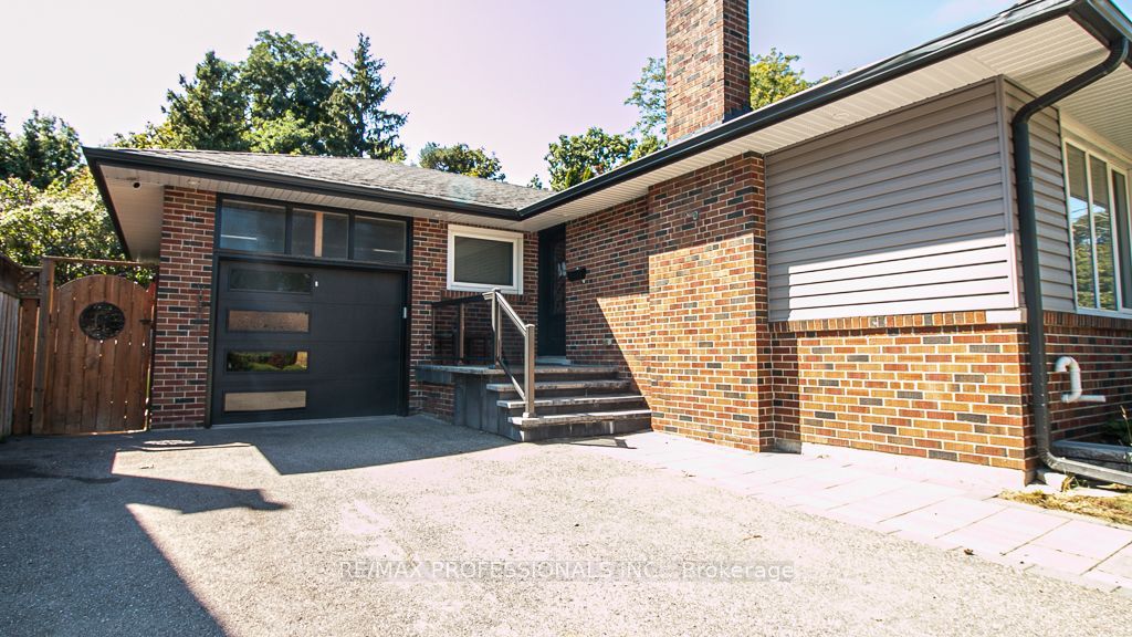 7 Sedgebrook Crescent MAIN, Toronto, ON M9B 2X2 photo 5