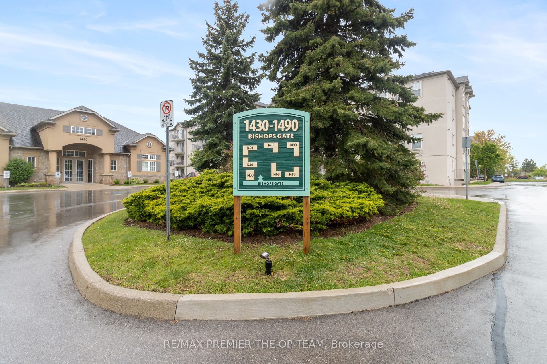 1440 Bishops Gate 404, Oakville, ON L6M 4M9 photo 2