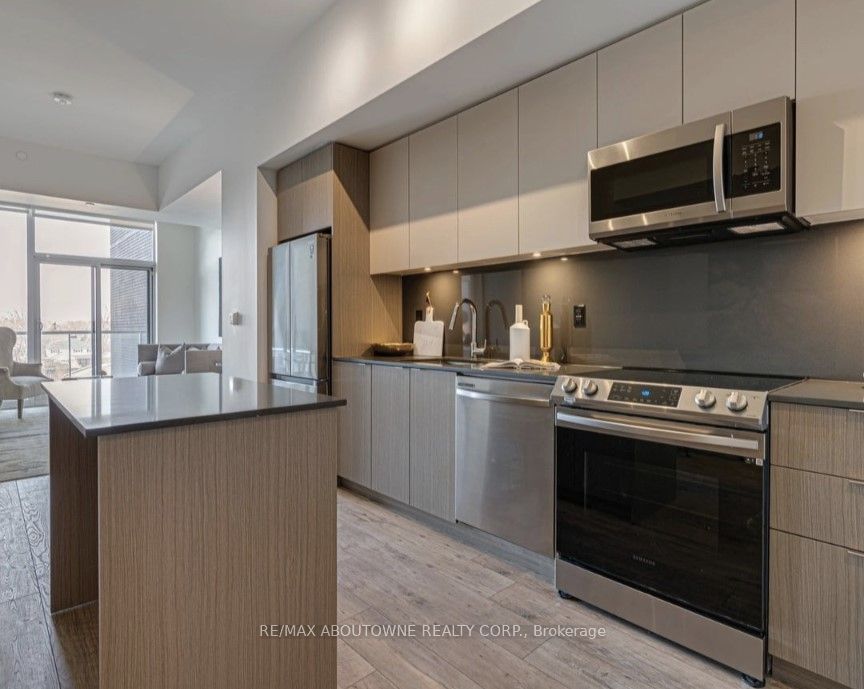 133 Bronte Road B0614, Oakville, ON L6L 3C1 photo 4