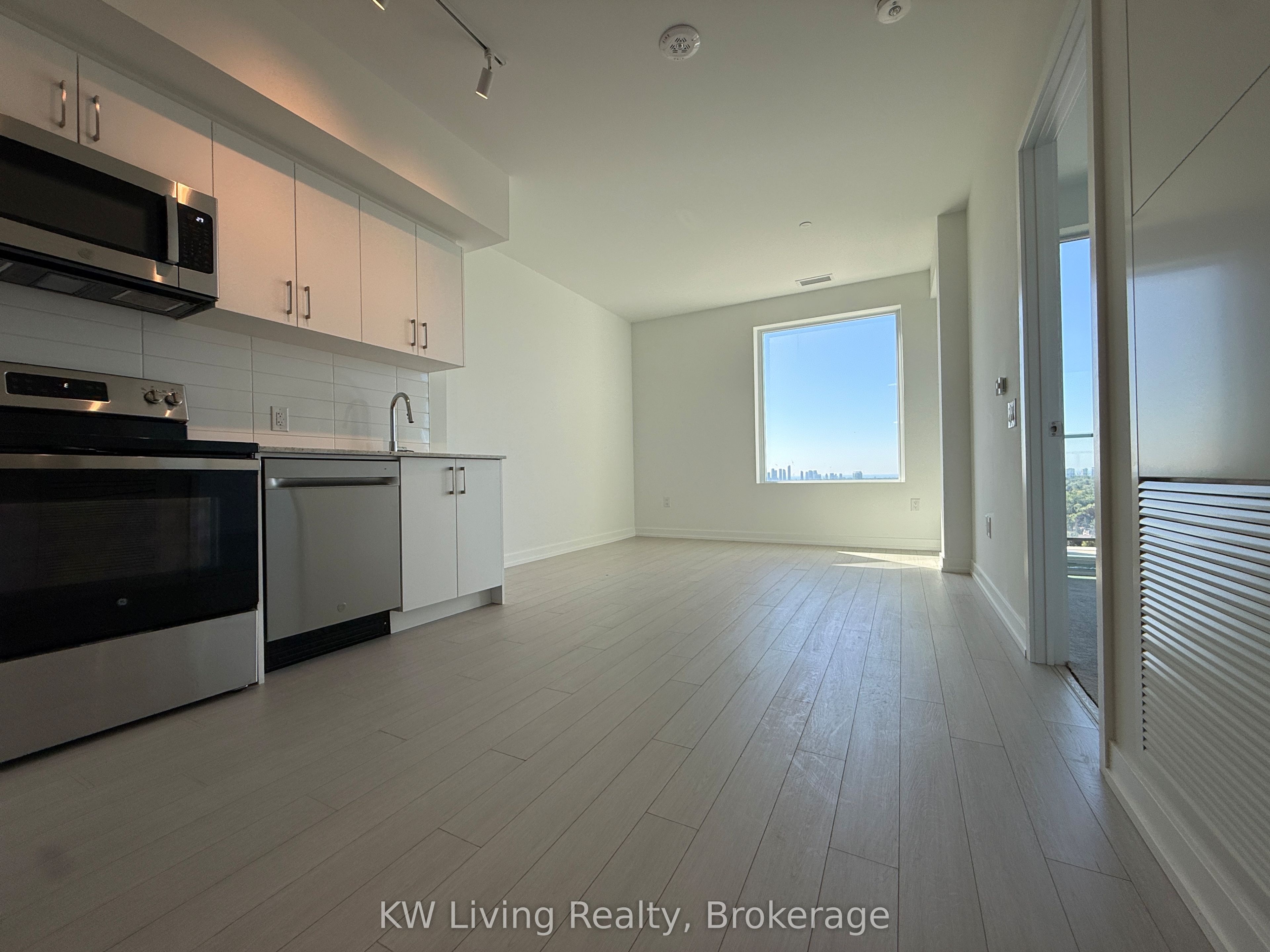 4010 Eglinton Avenue W 1809, Toronto, ON M9A 0G5 photo 2