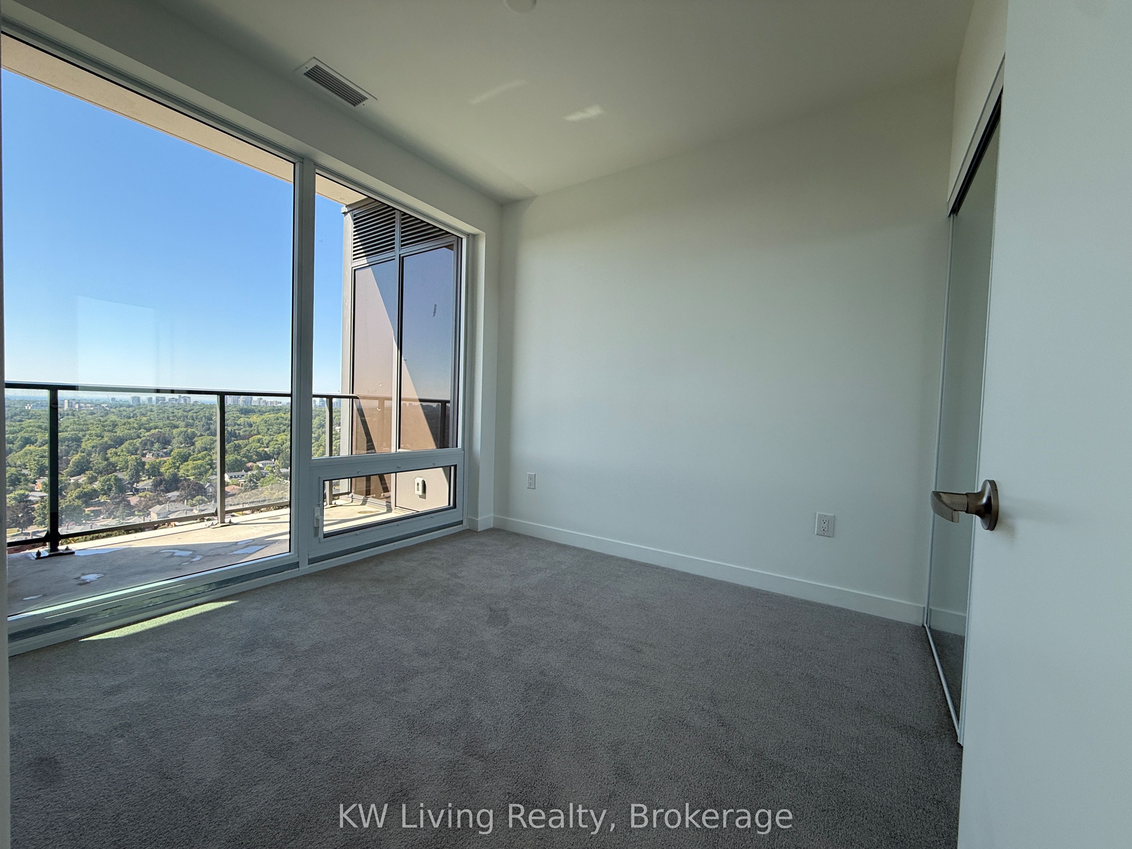 4010 Eglinton Avenue W 1809, Toronto, ON M9A 0G5 photo 4