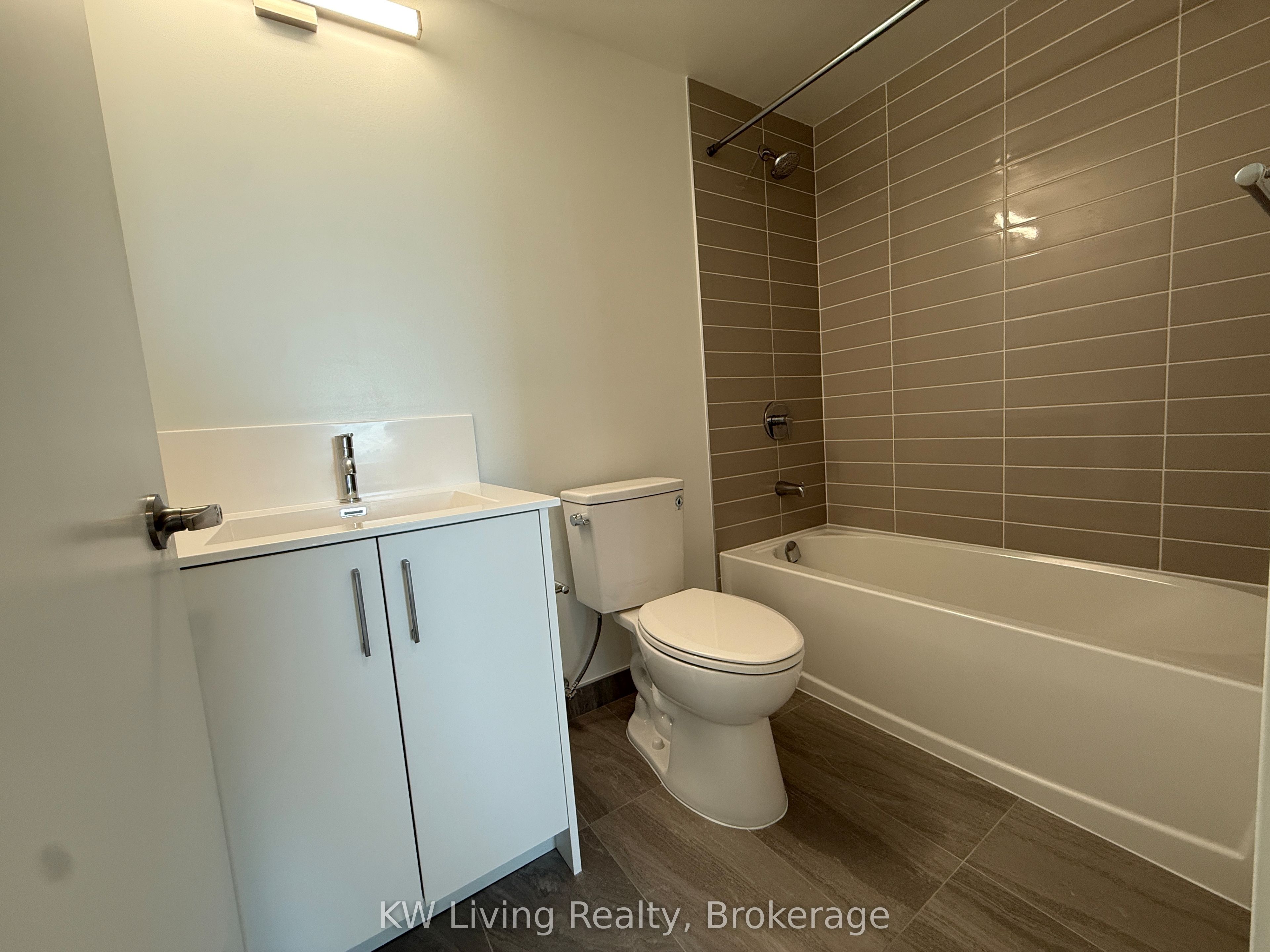 4010 Eglinton Avenue W 1809, Toronto, ON M9A 0G5 photo 5