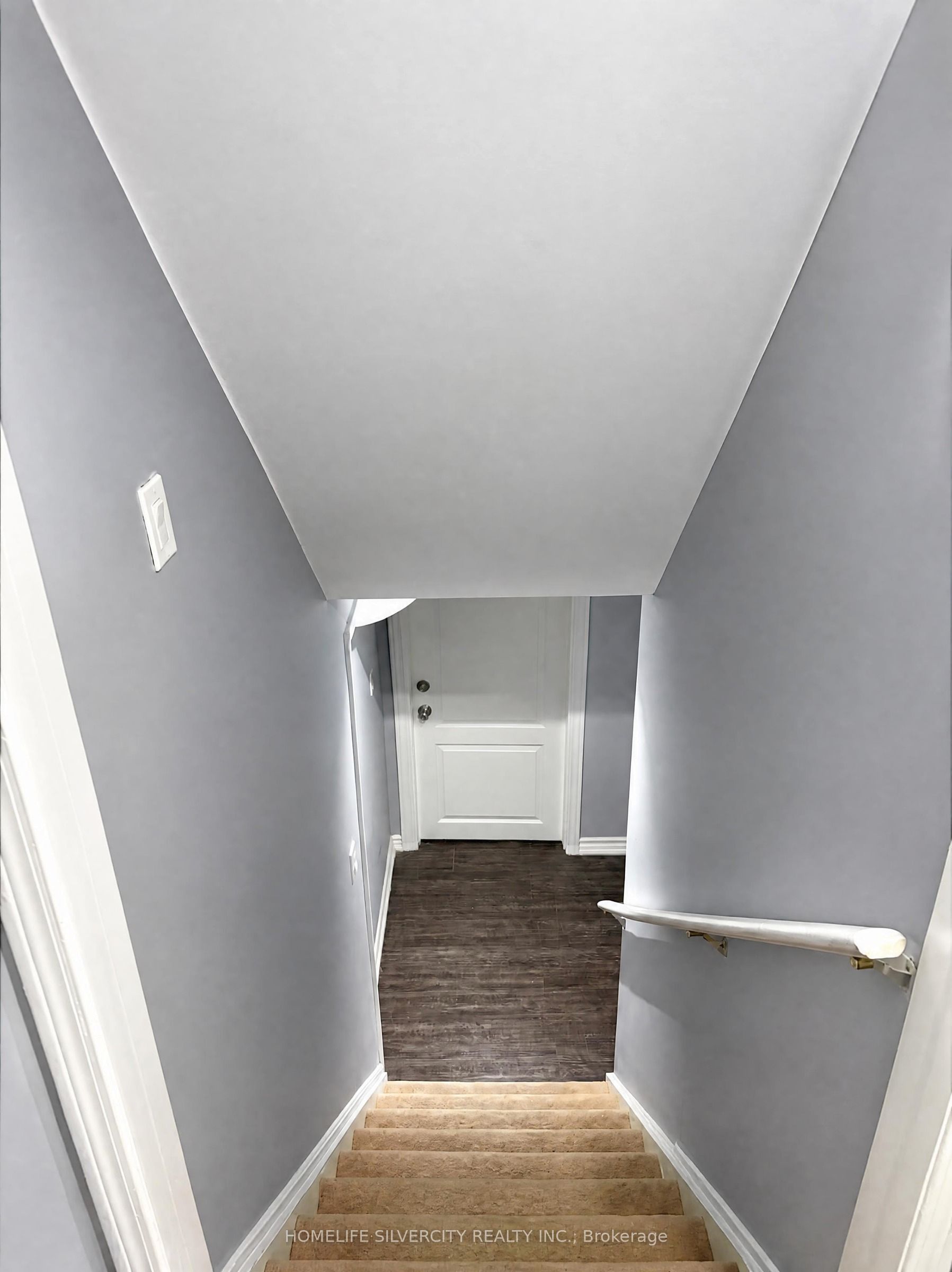 102 Earlsbridge Boulevard, Brampton, ON L7A 3W7 photo 3