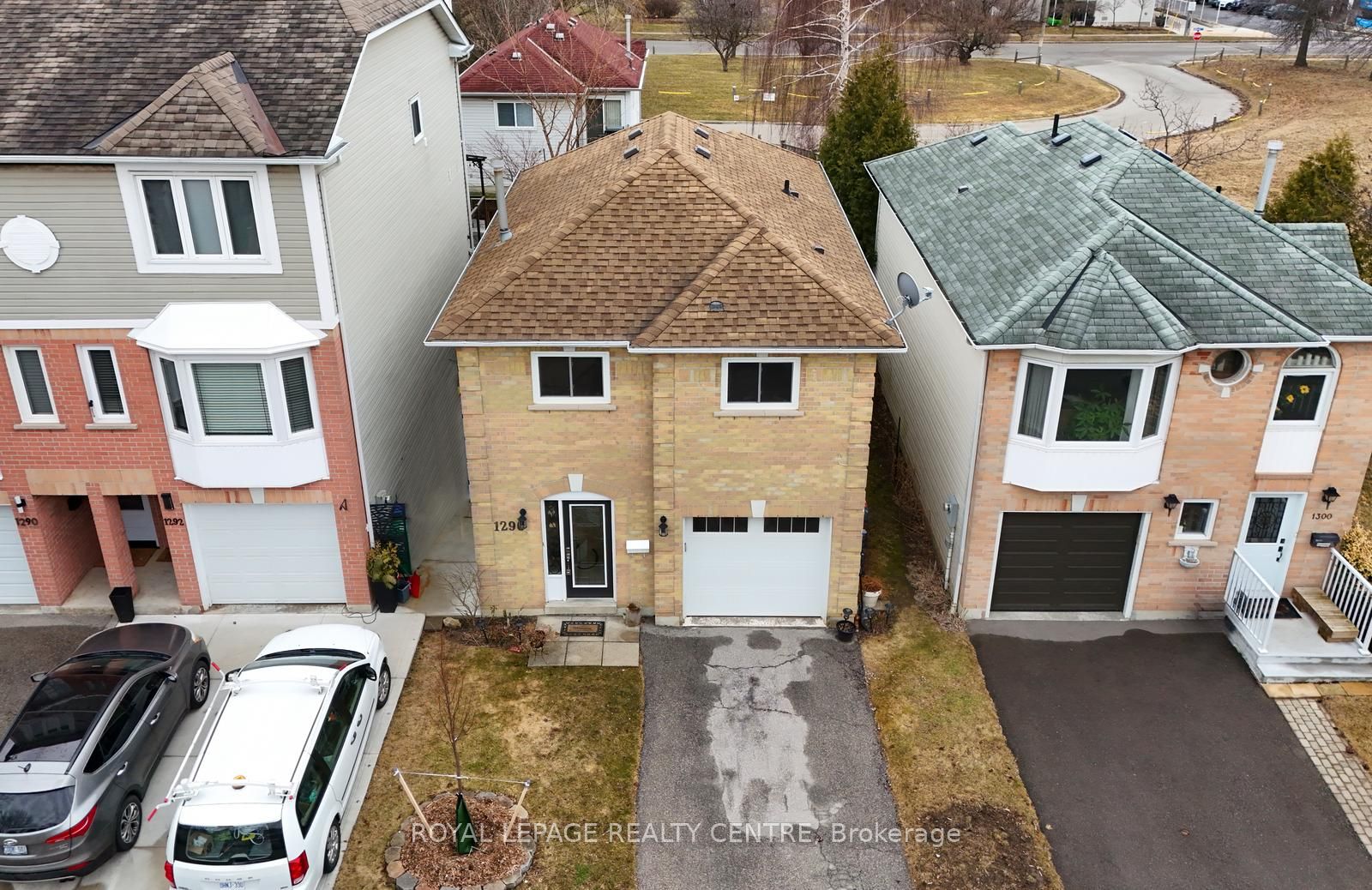 1296 Woodhill Court, Mississauga, ON L5E 3H1 photo 2