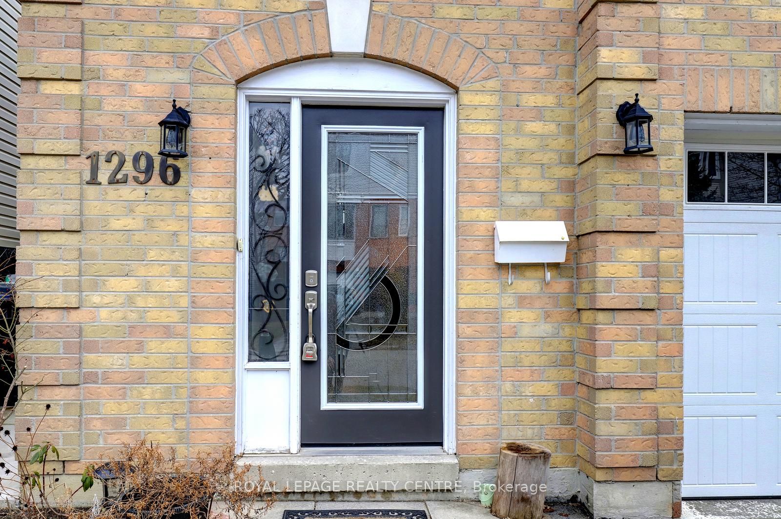 1296 Woodhill Court, Mississauga, ON L5E 3H1 photo 5