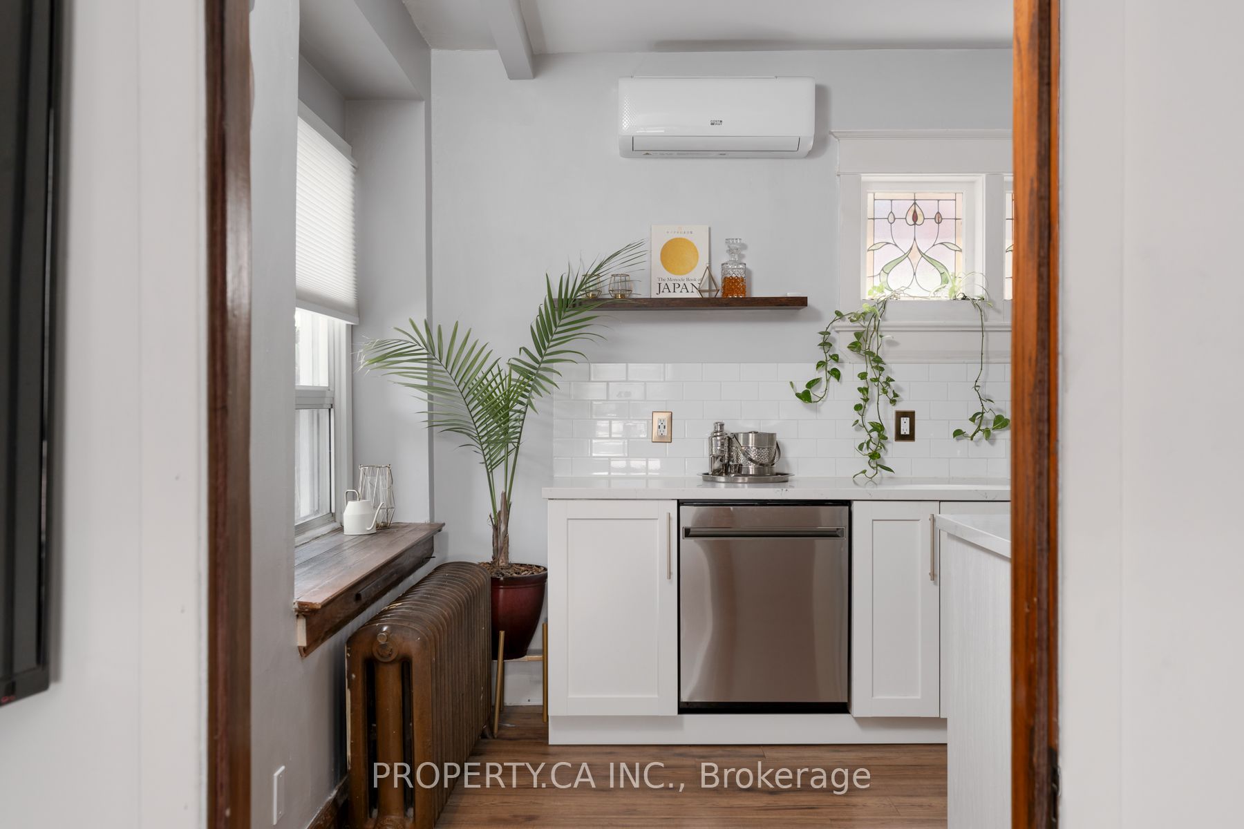 9 Fairview Avenue, Toronto, ON M6P 3A2 photo 3