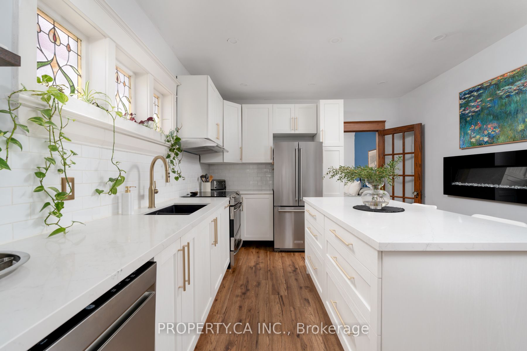 9 Fairview Avenue, Toronto, ON M6P 3A2 photo 4