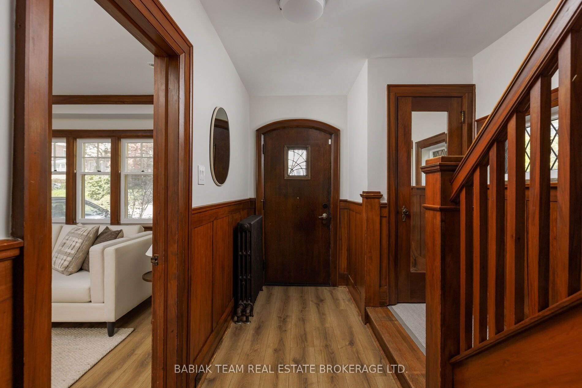 26 Riverview Gardens, Toronto, ON M6S 4E5 photo 3