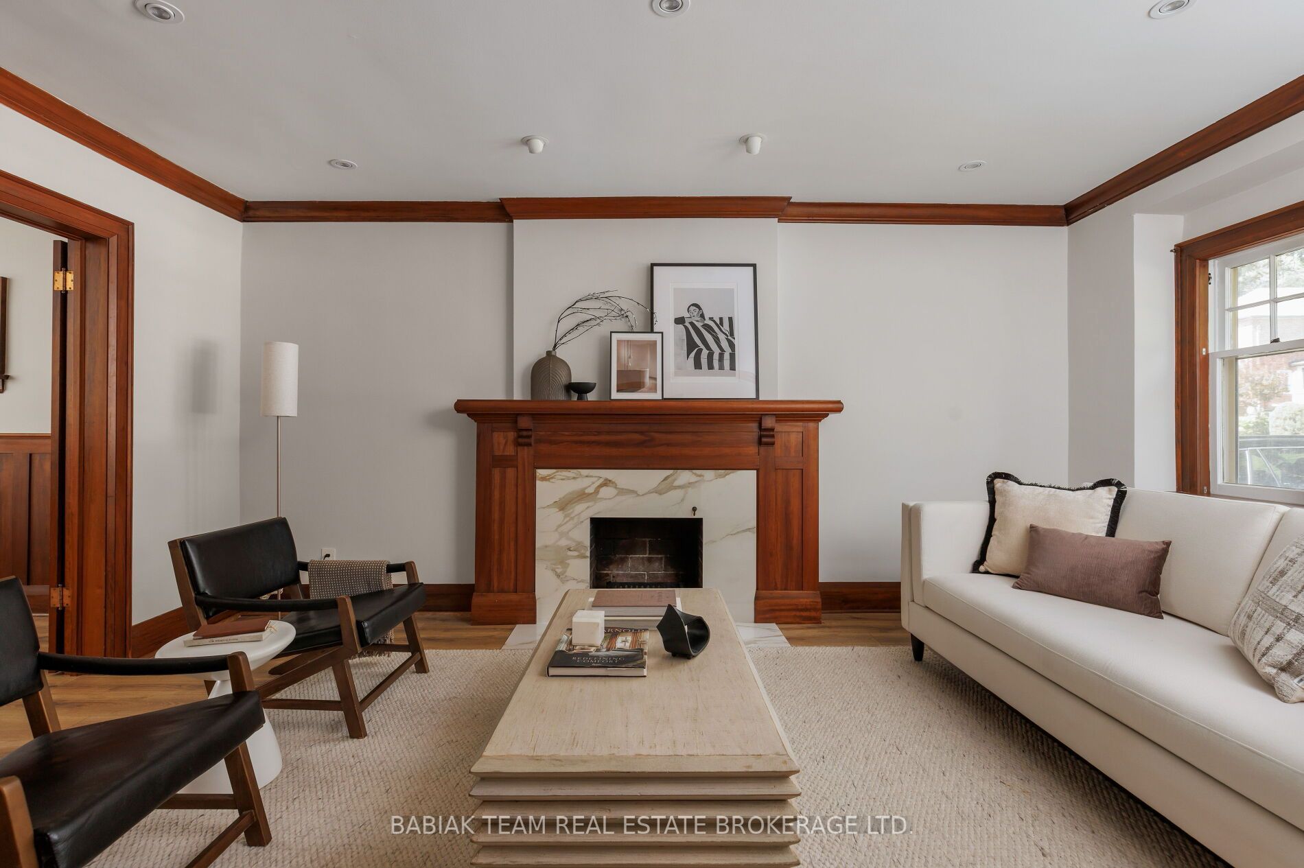 26 Riverview Gardens, Toronto, ON M6S 4E5 photo 4