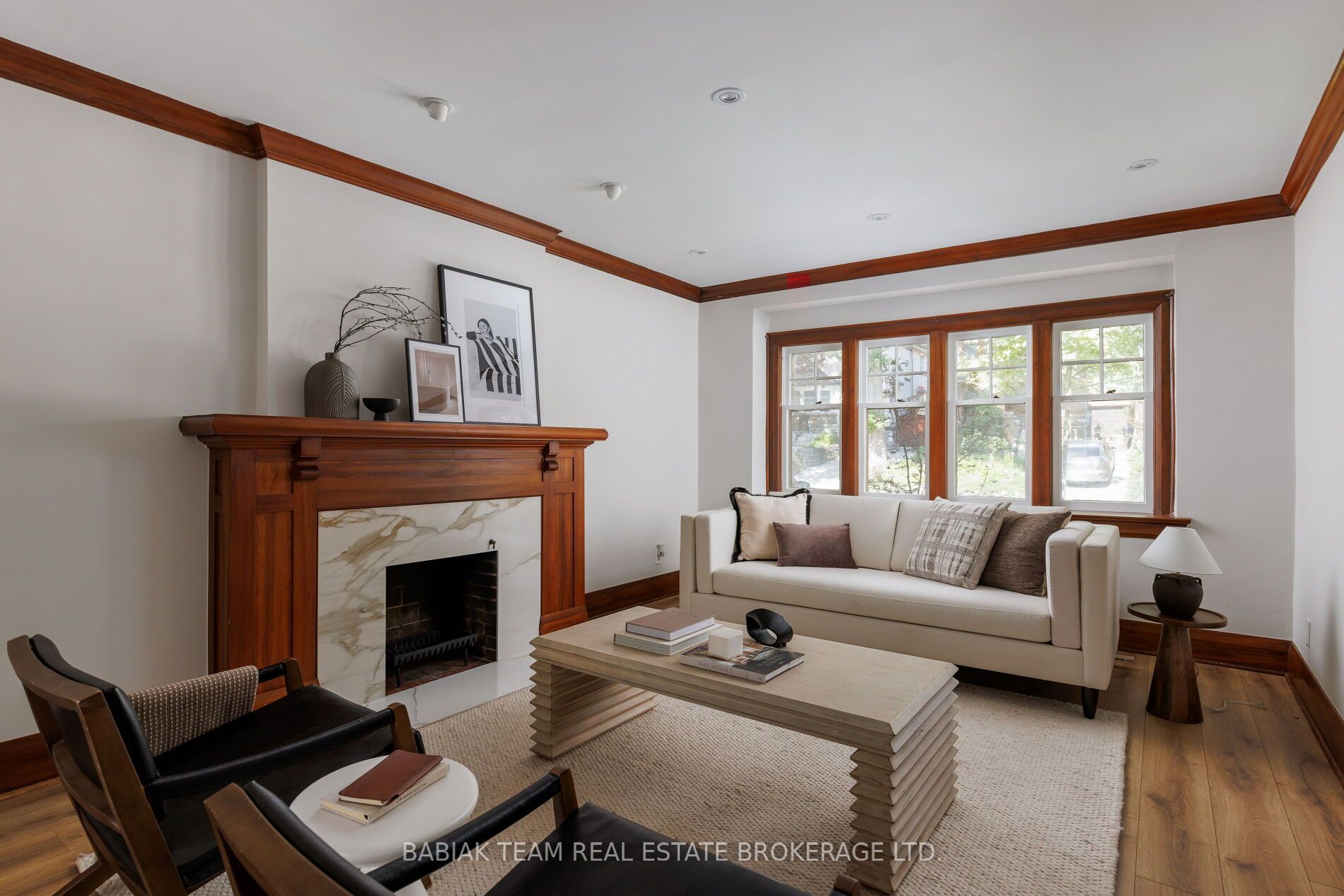 26 Riverview Gardens, Toronto, ON M6S 4E5 photo 5