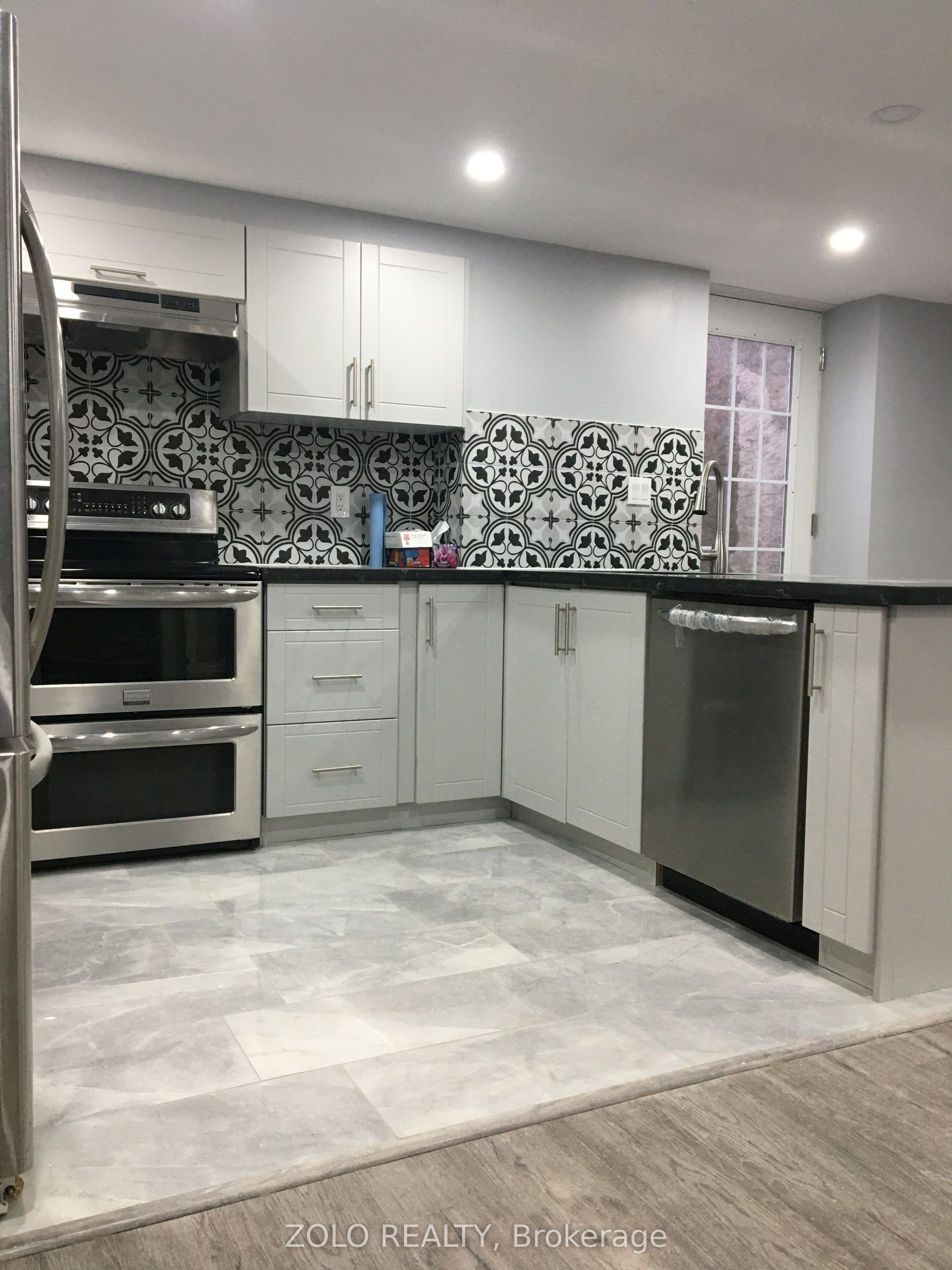 5826 Summerside Drive Basement, Mississauga, ON L5M 6T8 photo 3