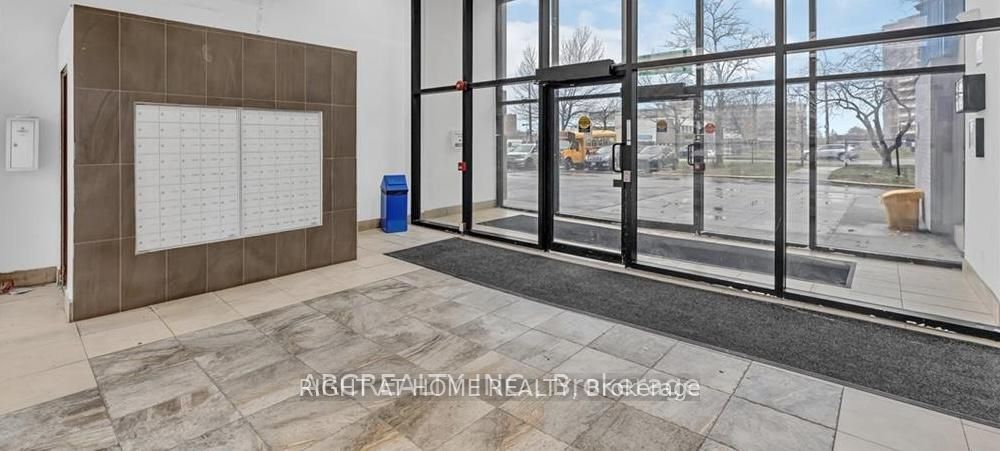 4673 Jane Street 811, Toronto, ON M3N 2L1 photo 2