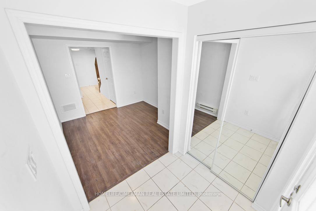552 Buckeye Court, Milton, ON L9E 1M2 photo 2