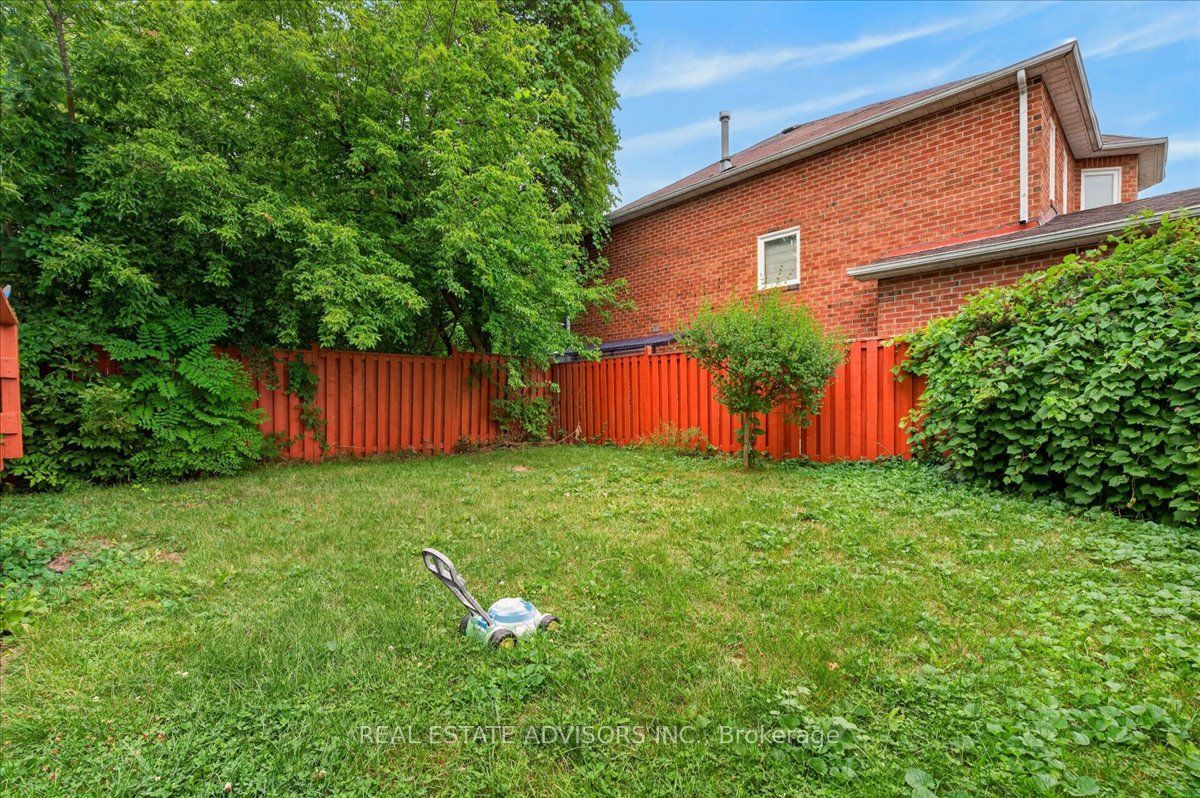 36 Mount Pleasant Drive, Brampton, ON L6Z 1K2 photo 3