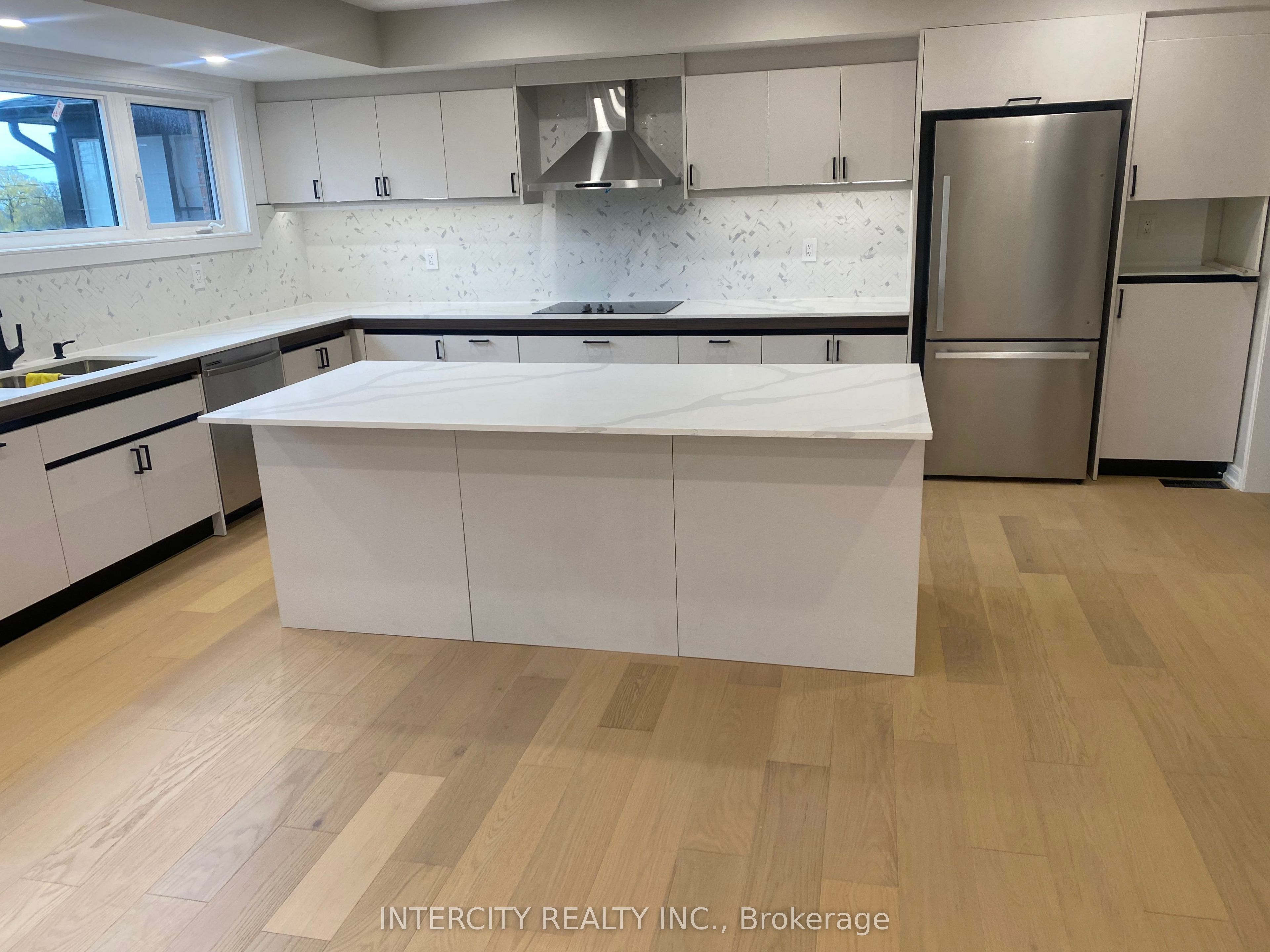 30 Stanley Carberry Drive, Brampton, ON L6P 0B9 photo 3