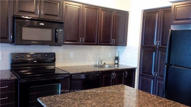 330 Burnhamthorpe Road W 905, Toronto, ON L5B 0E1 photo 3