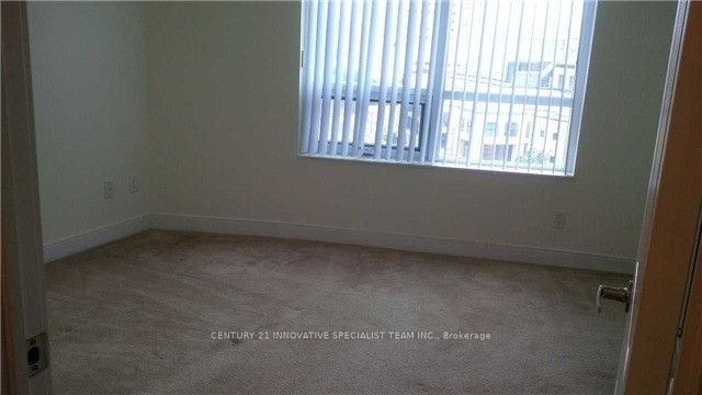 330 Burnhamthorpe Road W 905, Toronto, ON L5B 0E1 photo 5