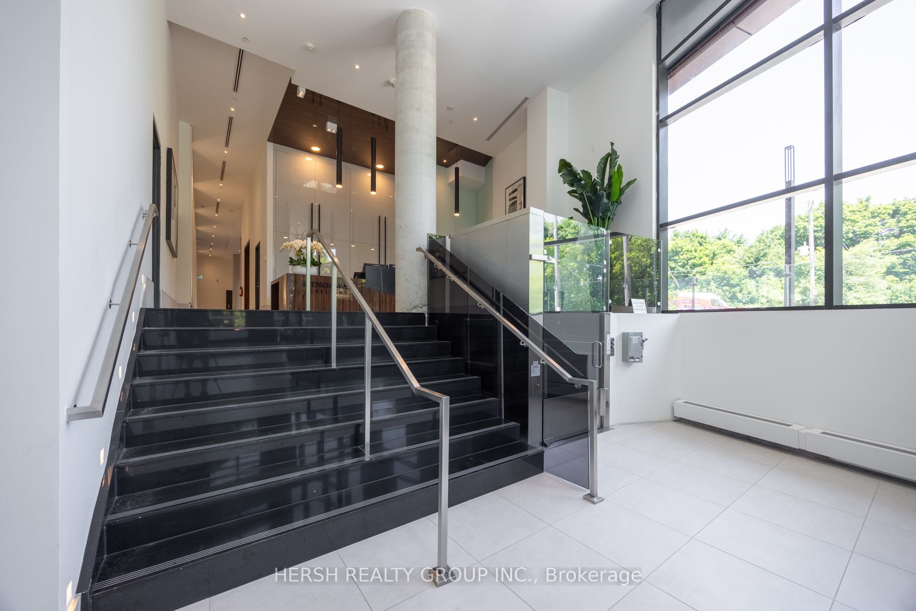 160 Kingsway Crescent 508, Toronto, ON M8X 0B5 photo 4
