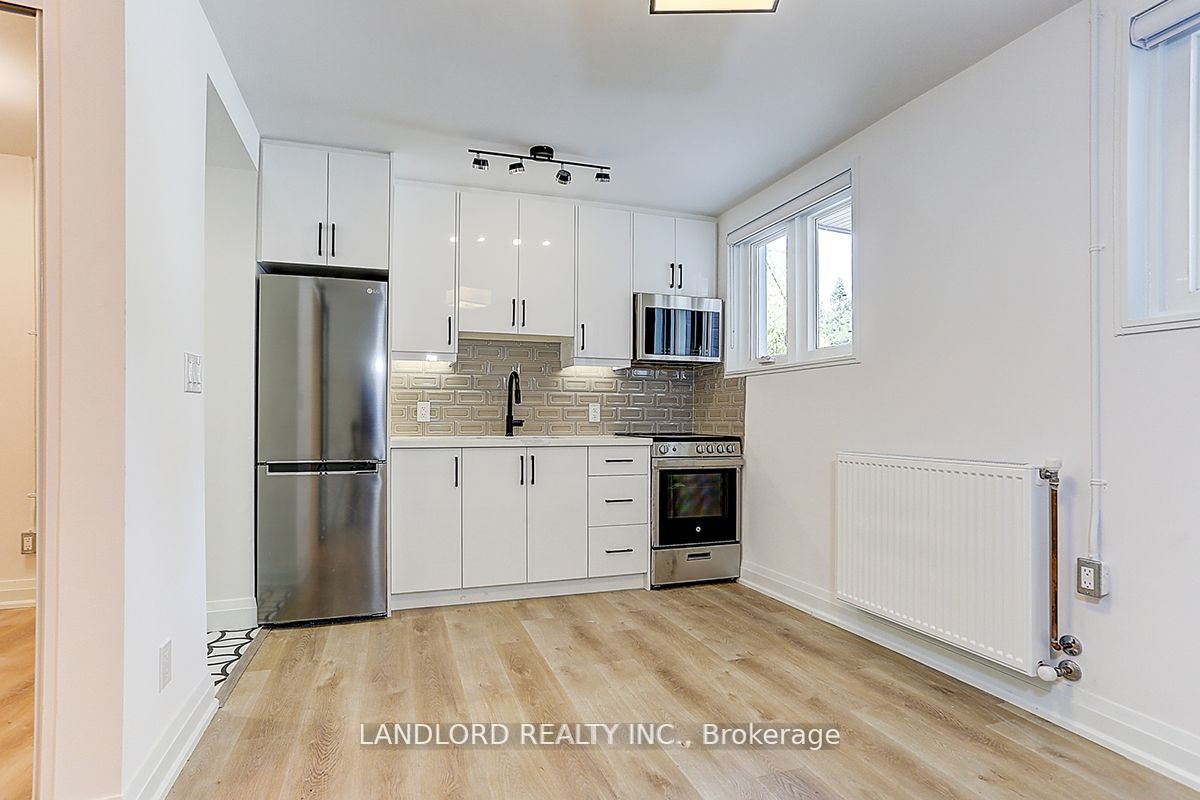 2520 Bloor Street W 23, Toronto, ON M6S 1R8 photo 3