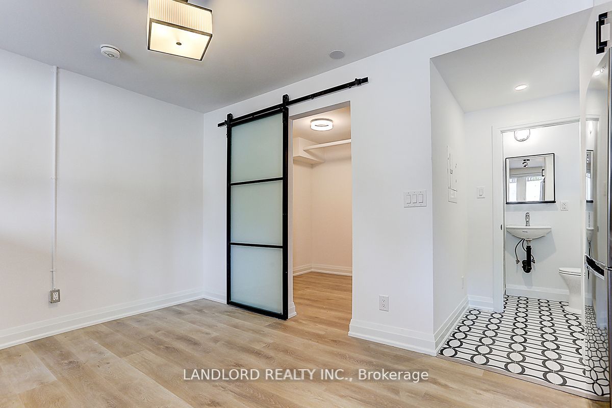2520 Bloor Street W 23, Toronto, ON M6S 1R8 photo 5